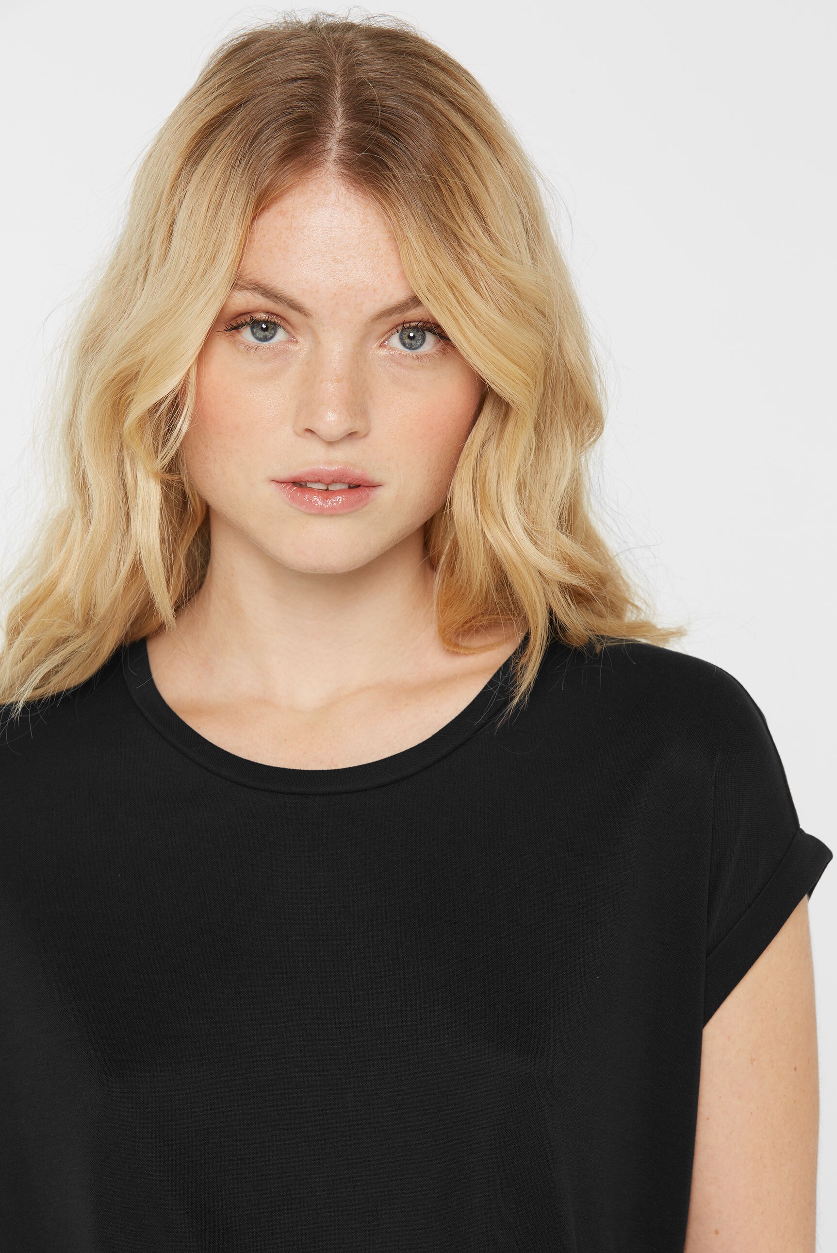 SENSES.THE LABEL Rundhalsshirt, mit überschnittenen Schultern