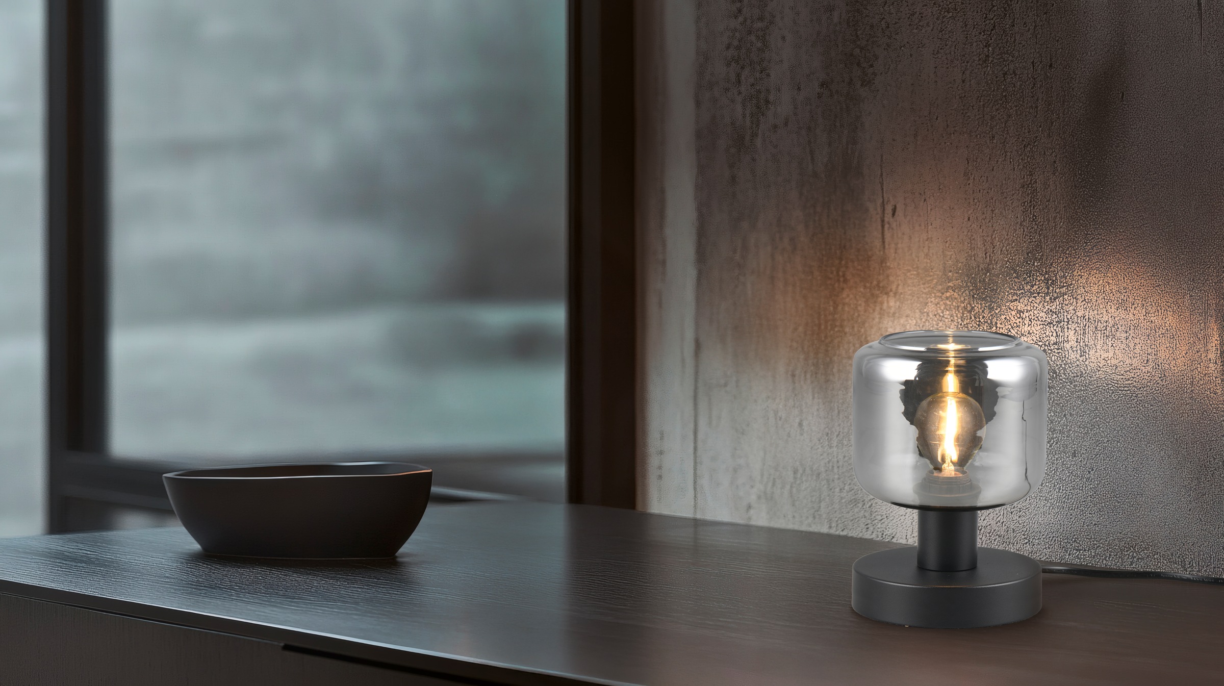 TRIO Leuchten Tischleuchte »MATARO, Tischlampe mit Glasschirm, exkl 1x E14 max 10W, Schnurschalter« E14 1 Stk. warmweiß - kaltweiß mit chrombedampften Glas Lampenschirmen smokefarbig, Ø 12 cm H.18cm