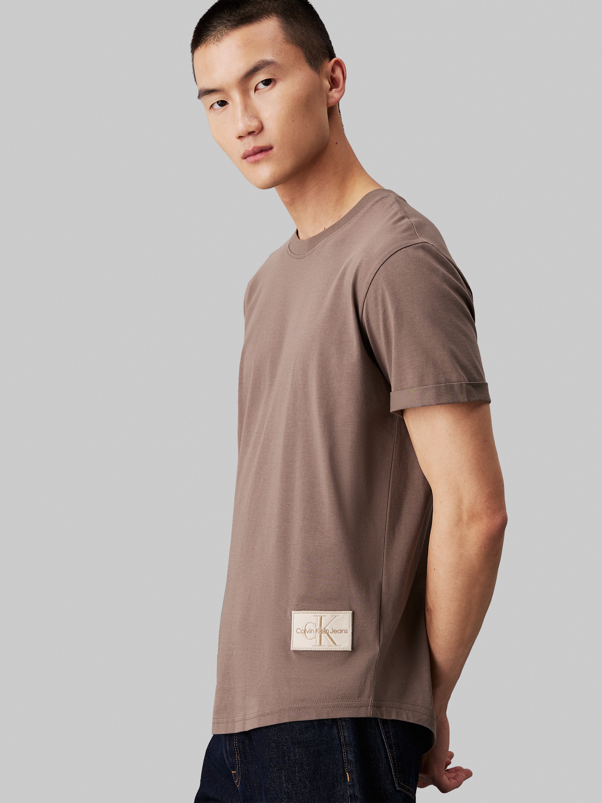 Calvin Klein Jeans T-Shirt "BADGE TURN UP SLEEVE", mit Logopatch günstig online kaufen