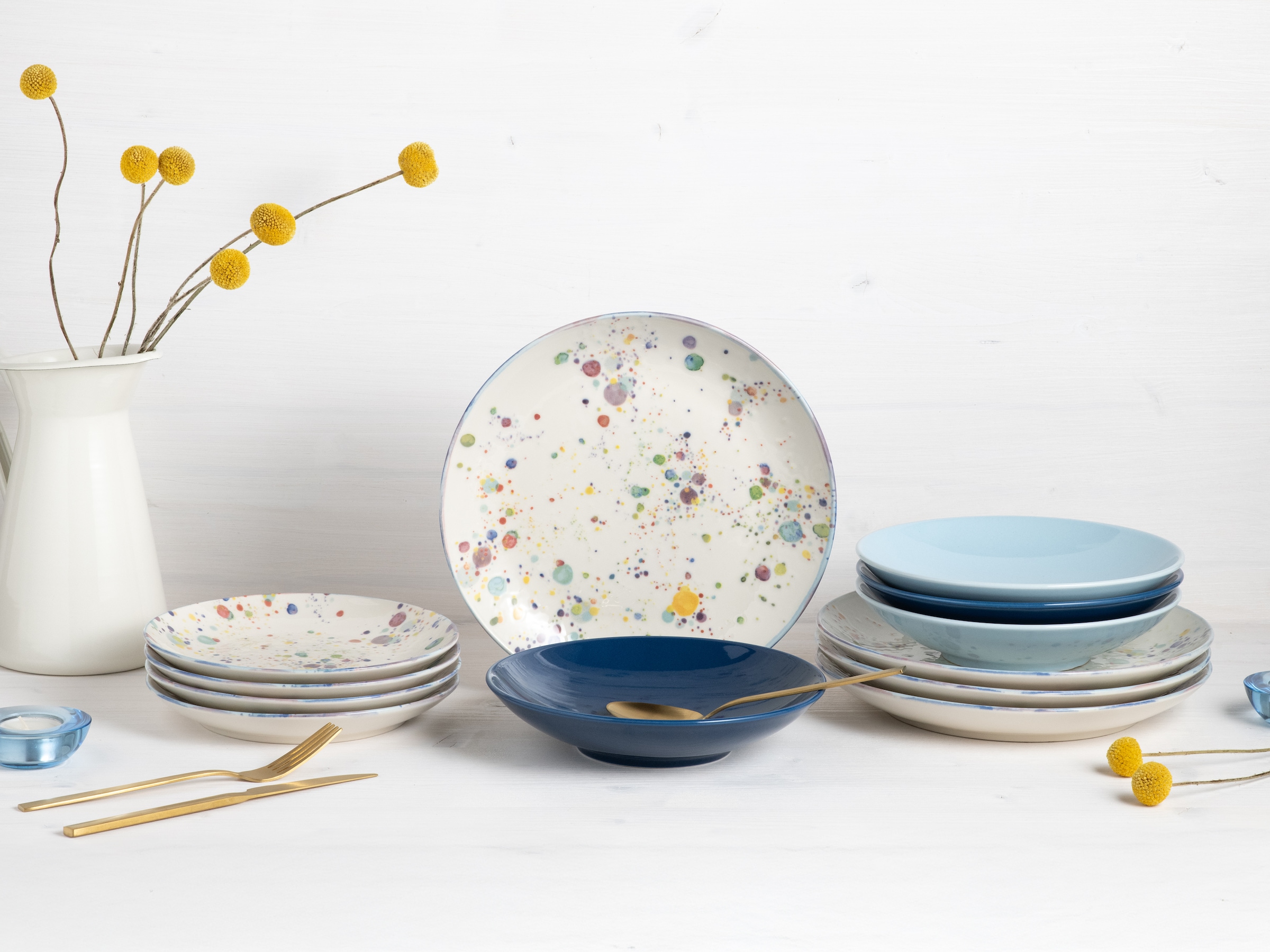CreaTable Teller-Set »Candy Drops, Tellerset 12-tlg.«, (Set, 12 tlg.), Unregelmäßige bunte Punkte, Gute Laune Geschirr, Frisch, Freundlich