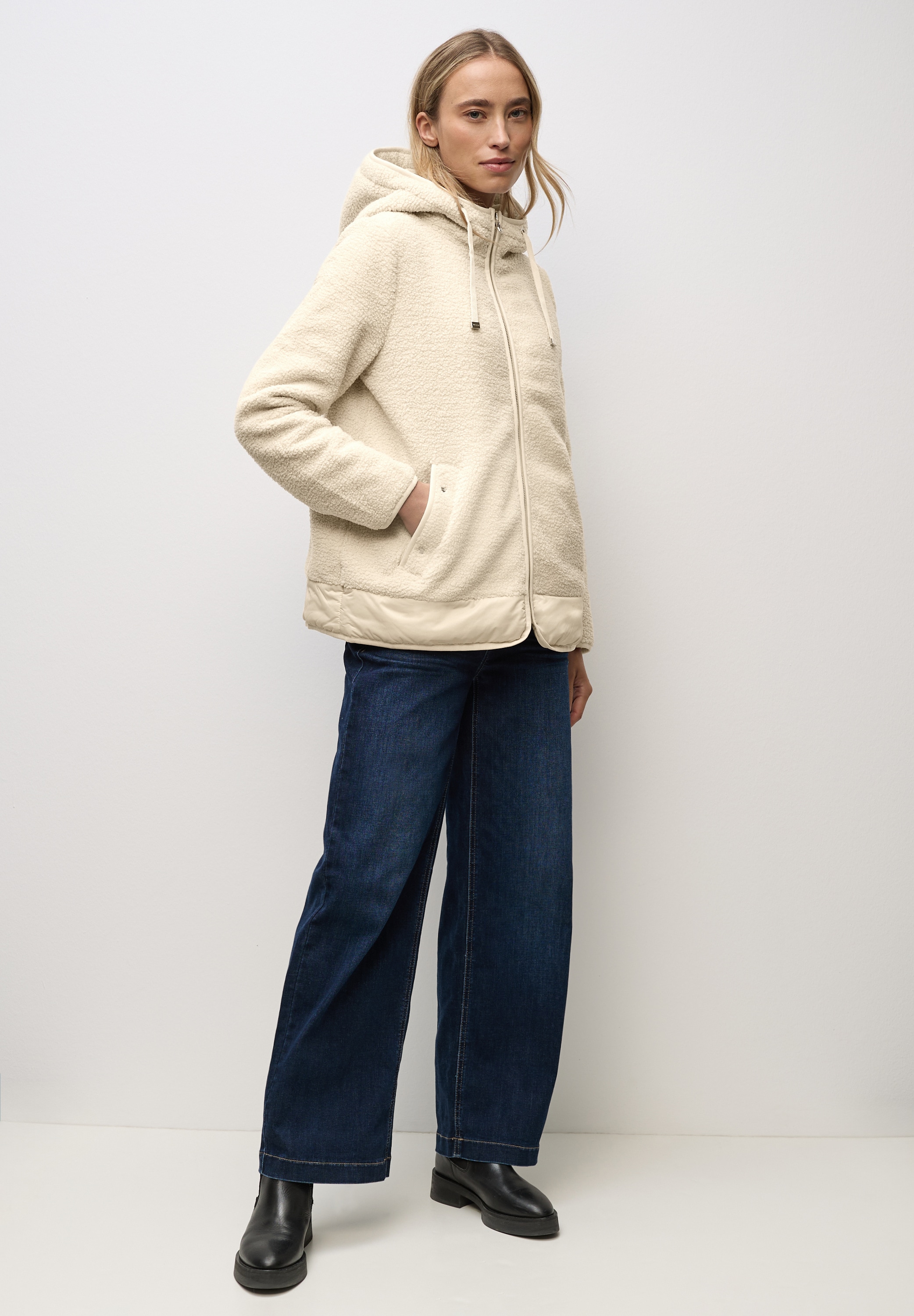 STREET ONE Fellimitatjacke mit Kapuze in Unifarbe