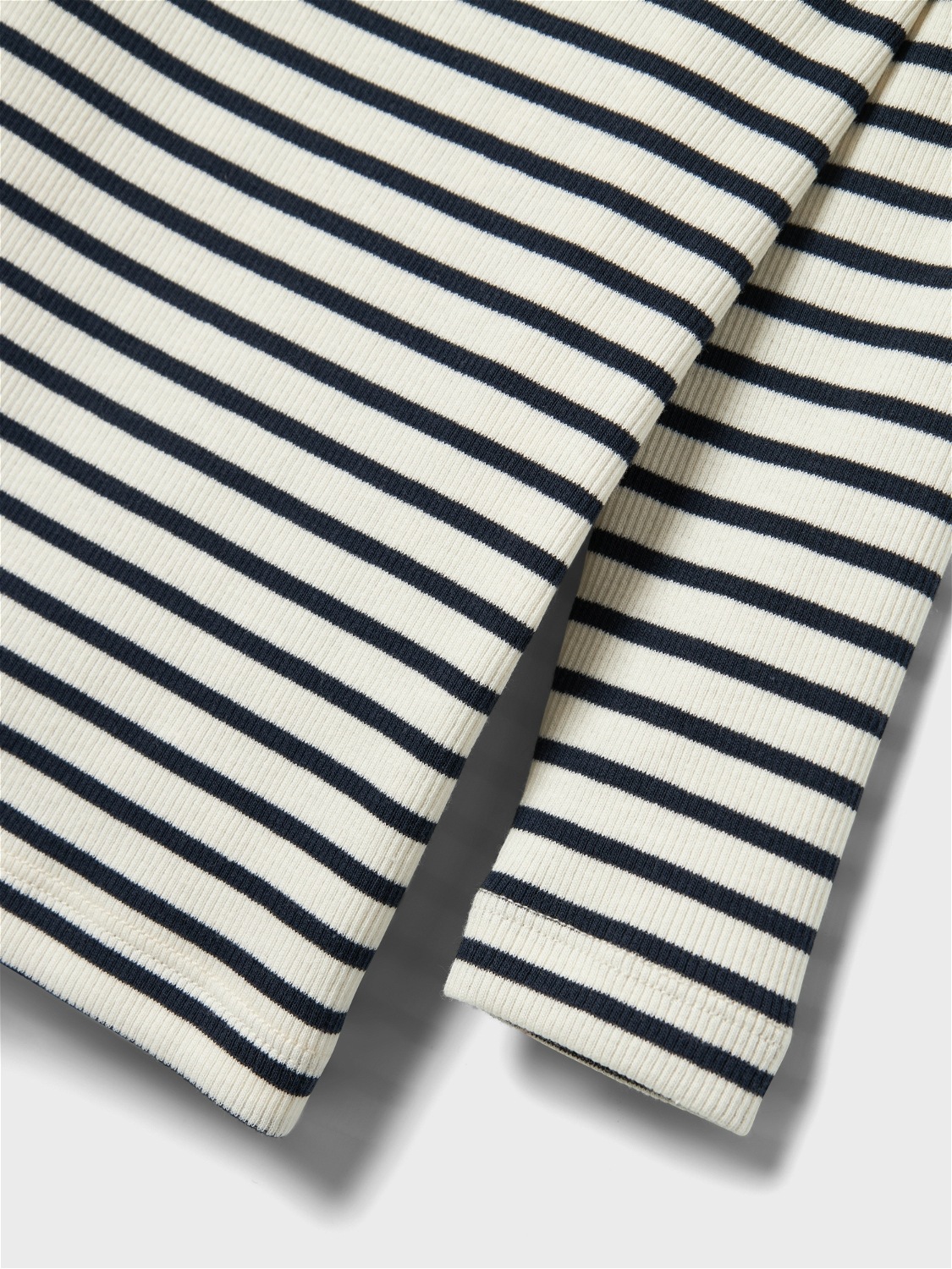 Name It Langarmshirt »NMNBANI LS XSL TOP NOOS«, Ringel-Look in toller Rippen-Qualität