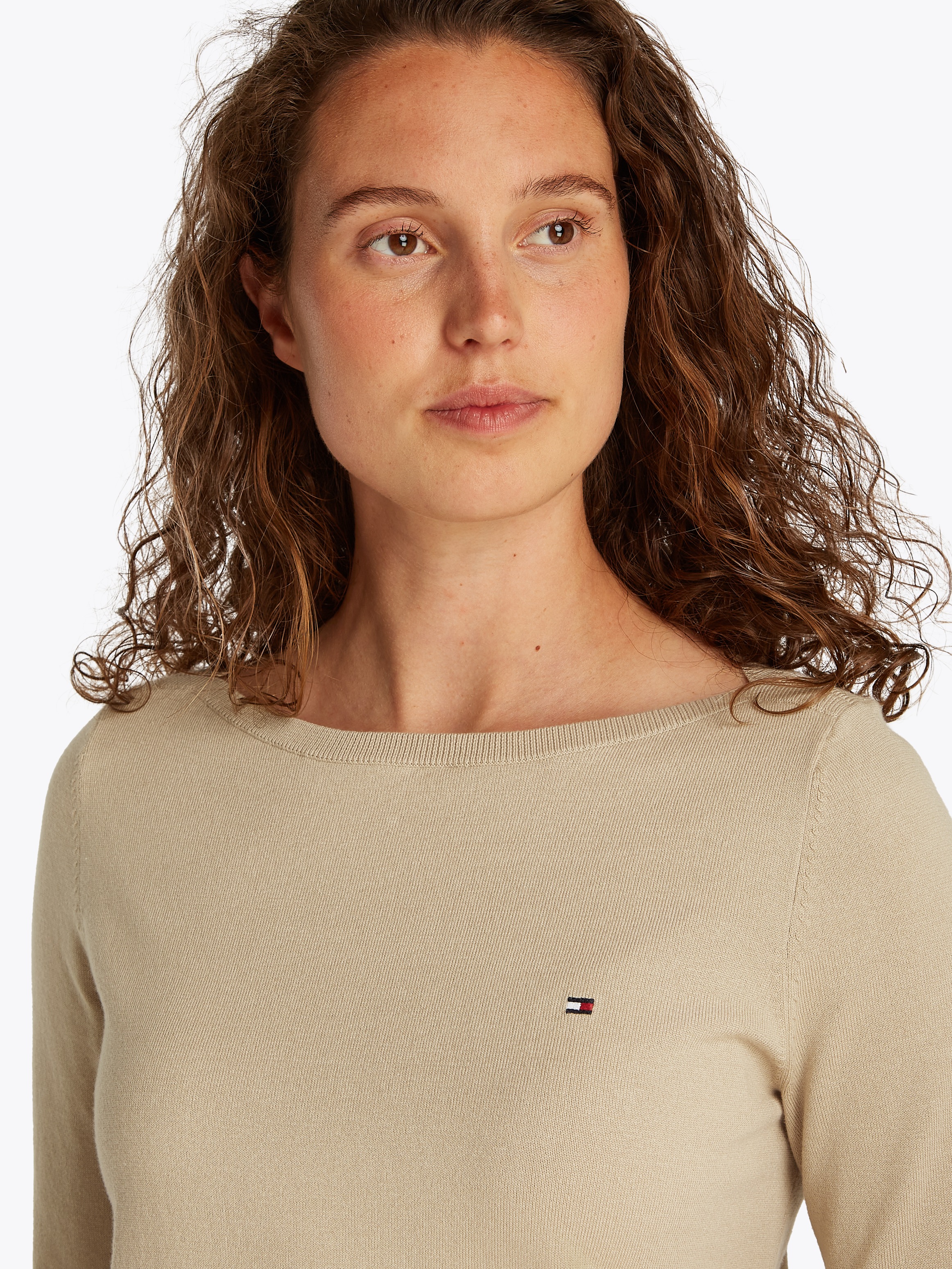 Tommy Hilfiger Strickpullover »CO JERSEY STITCH BOAT-NK SWEATER«, mit Tommy Hilfiger Logo-Flag am Ärmel