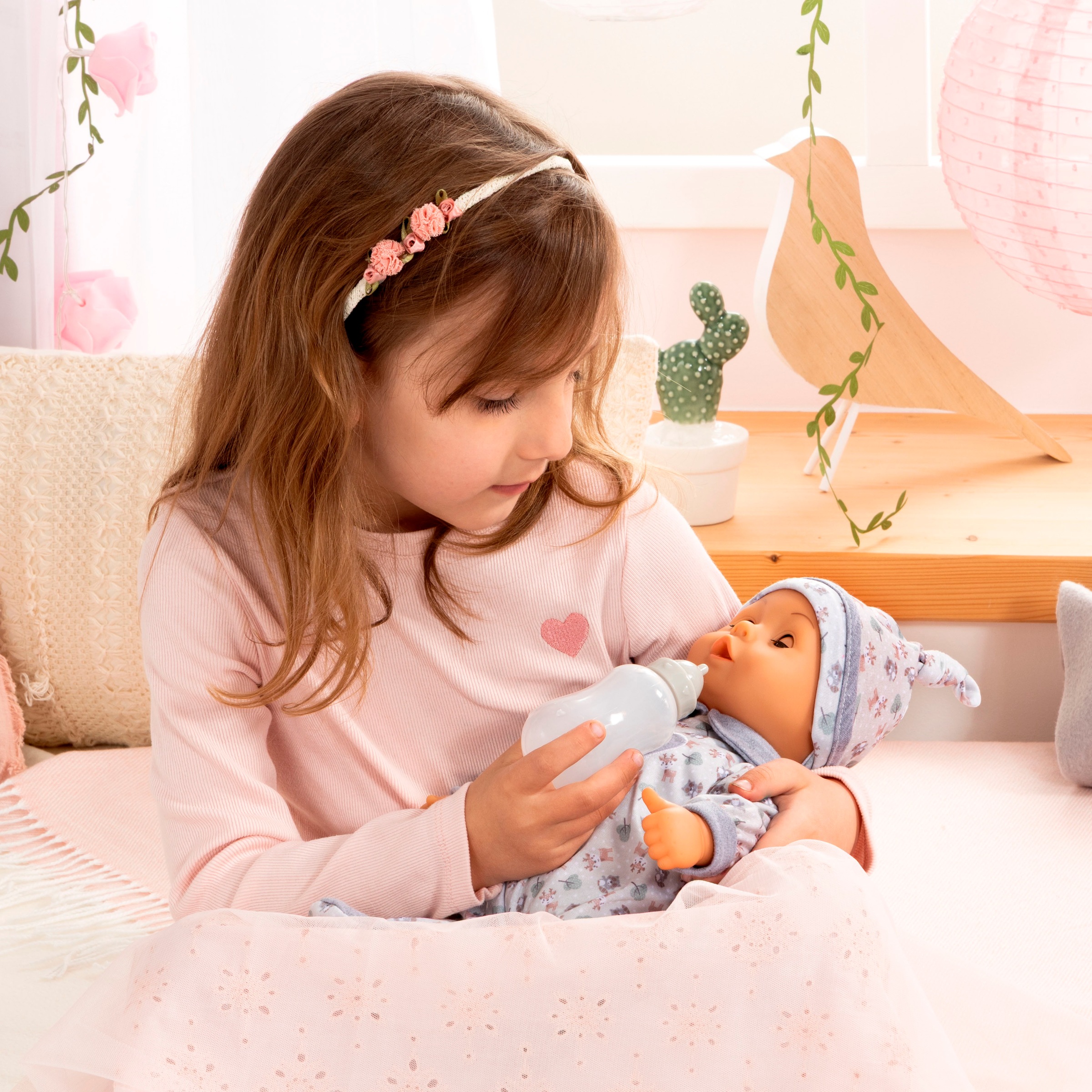 Bayer Babypuppe »First Words Baby, 38 cm, grau«, (3 tlg.), mit Schlafaugen und Babygeräuschen