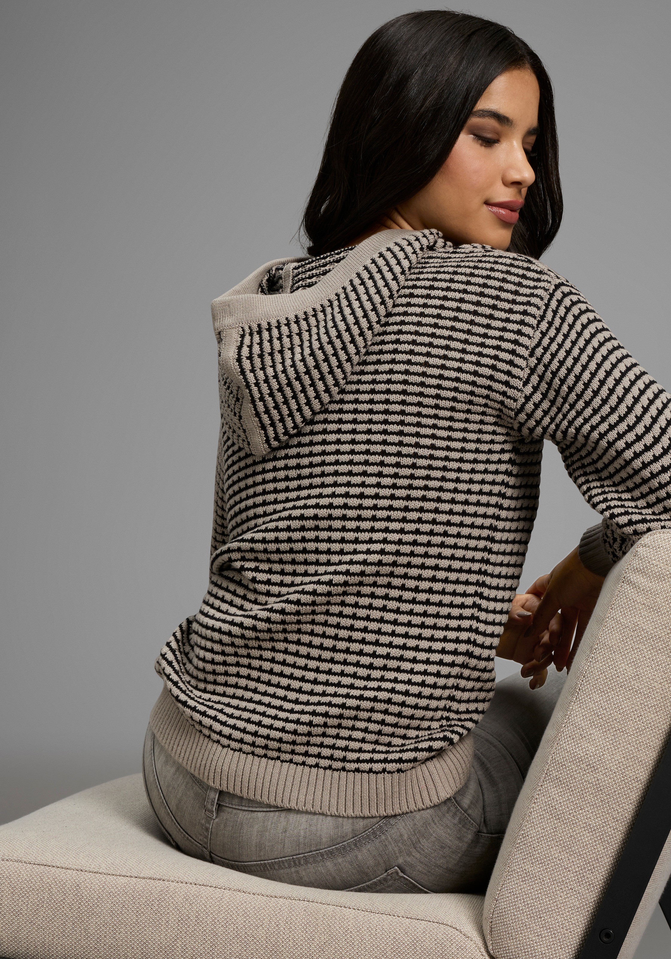KangaROOS Strickpullover, weit geschnitten mit Kapuze günstig online kaufen
