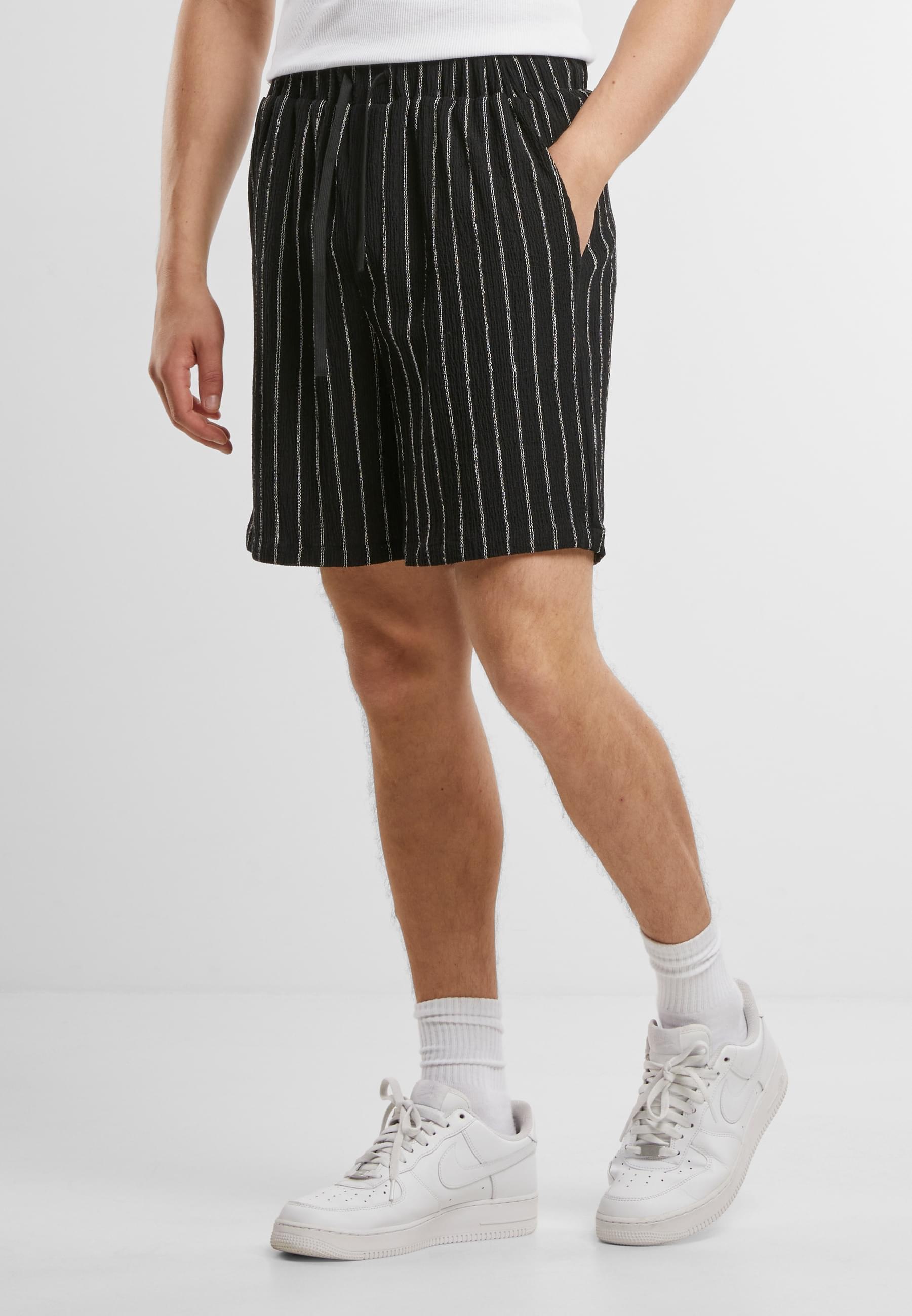 URBAN CLASSICS Shorts »Urban Classics Striped Crinkle Resort Shorts«, (1 tlg.)