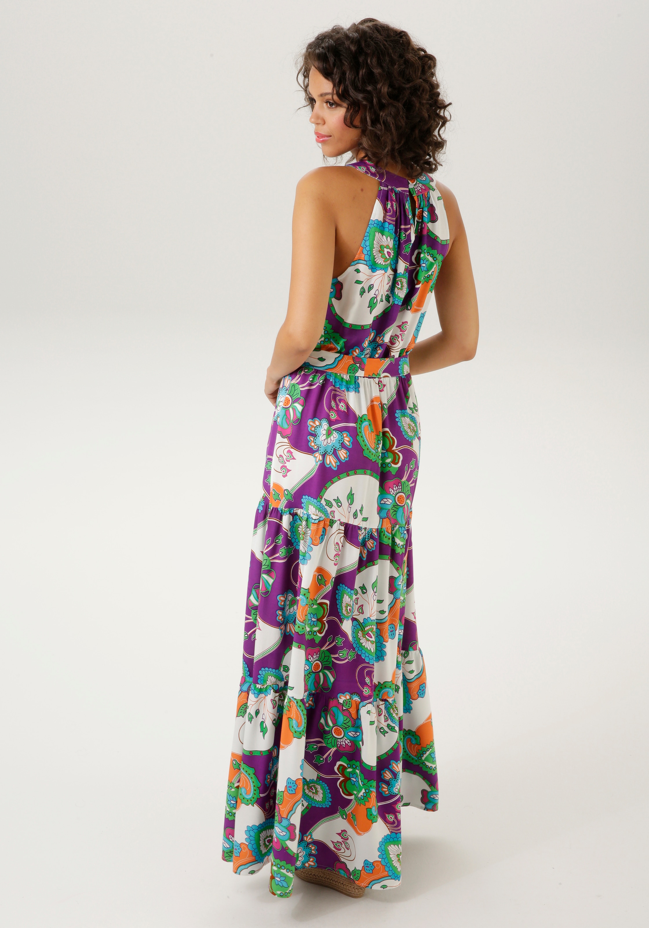 Aniston CASUAL Sommerkleid, (mit Bindegürtel), mit fantasievollem Blumendruck