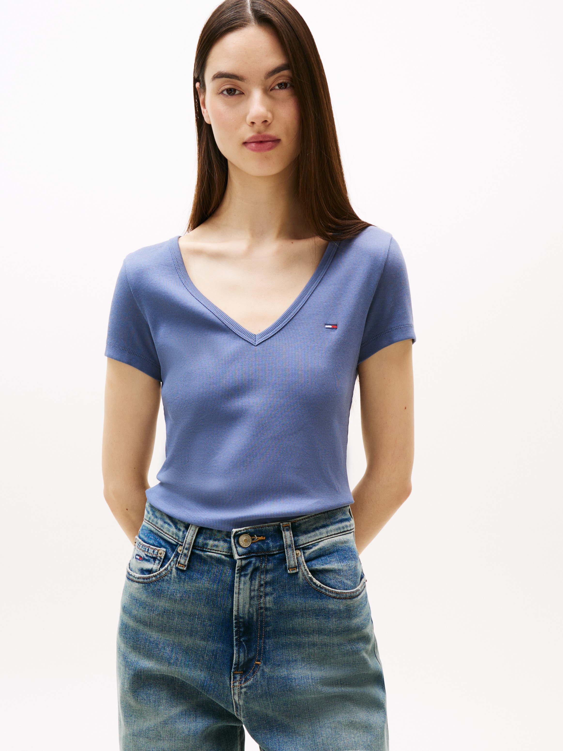 Tommy Jeans T-Shirt "TJW SLIM ESSENTIAL RIB V SS", mit Logostickerei günstig online kaufen