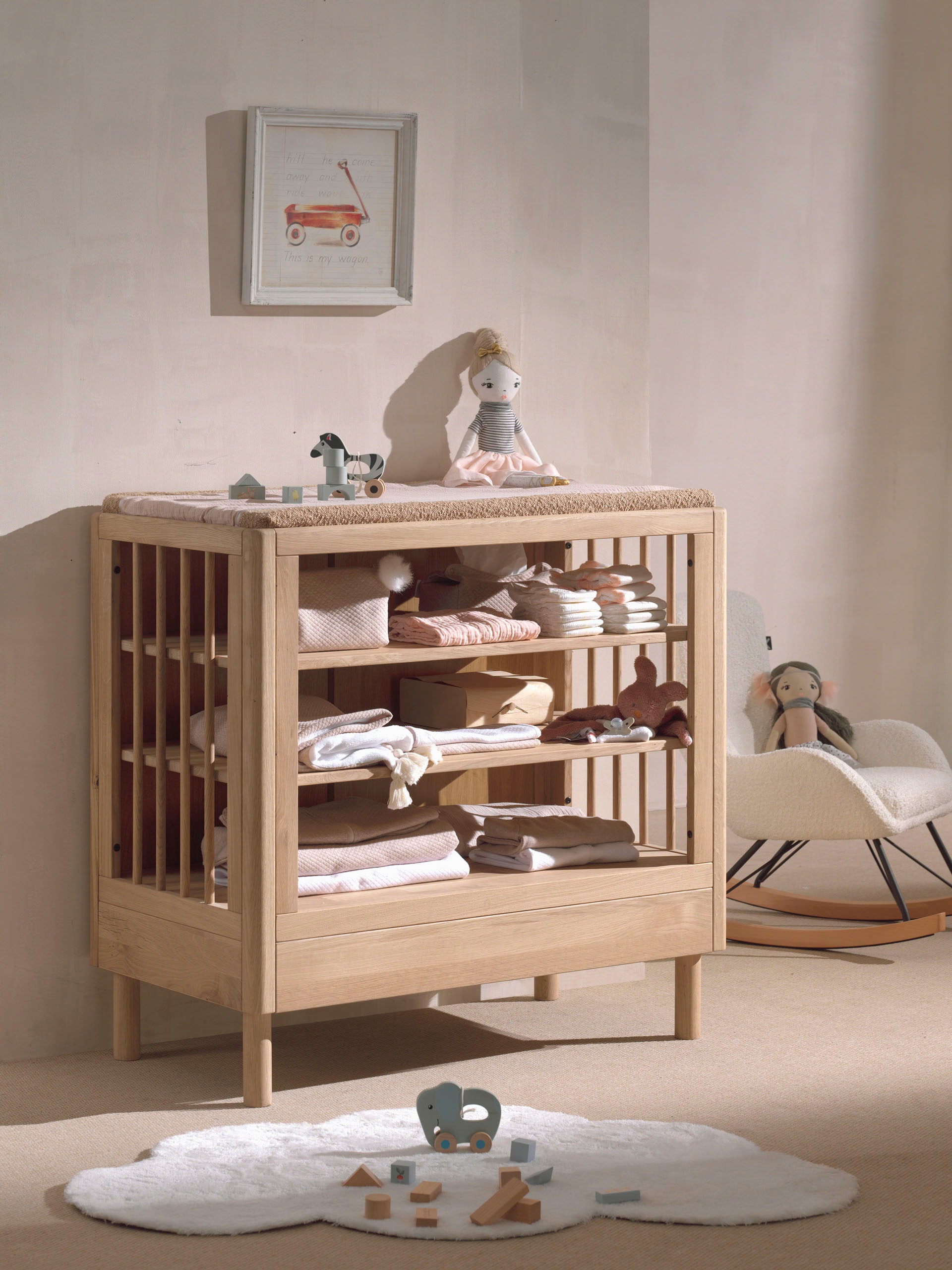 Home affaire Wickelkommode »Wickelregal aus massvier Eiche natur geölt, zeitloses Design«, bis 11 kg, mit 3 geräumigen Fächern, stabil und standfest gebaut, 100 cm