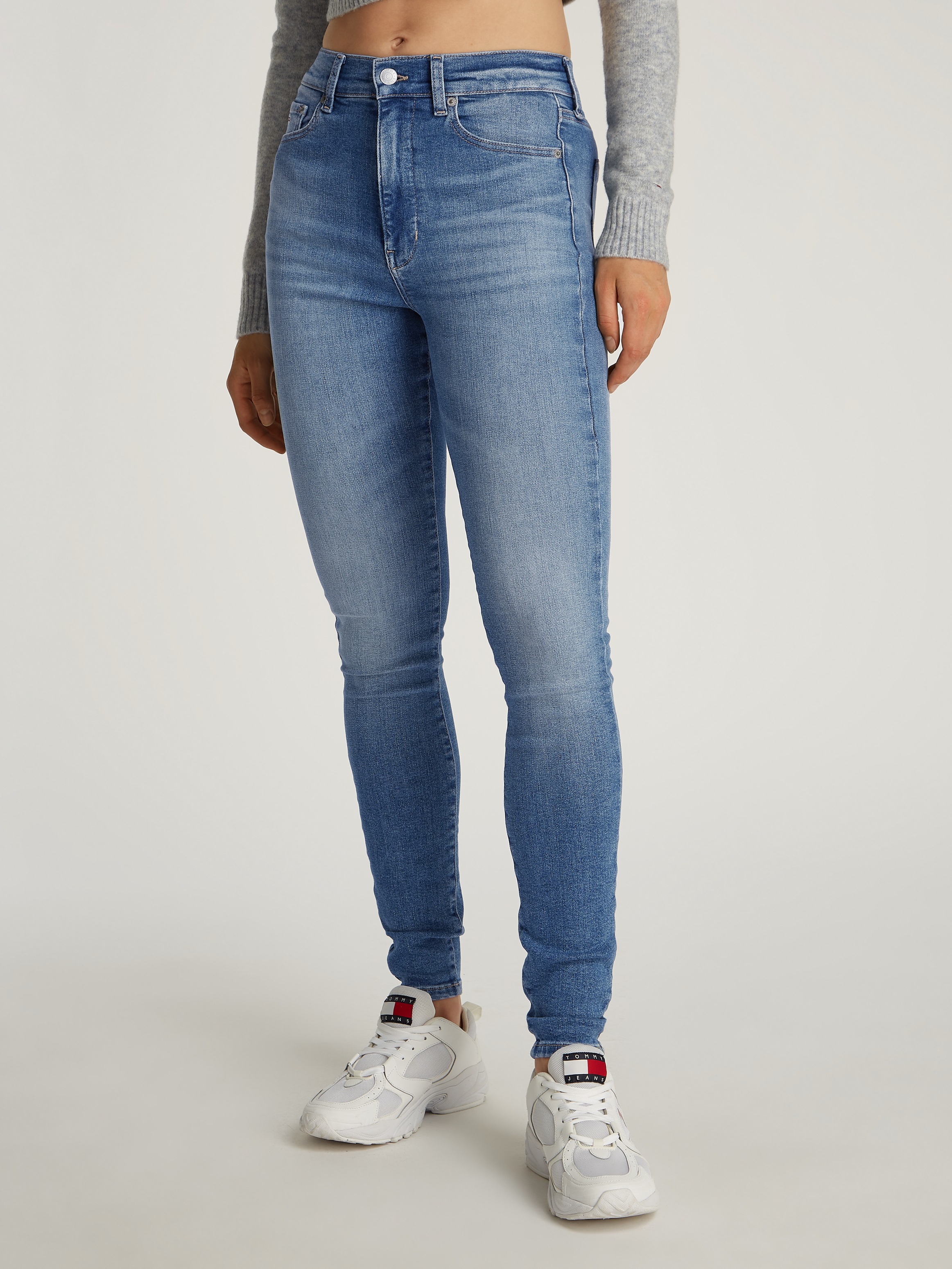 Tommy Jeans "Sylvia High Rise Skinny" mit Logo-Badge günstig online kaufen