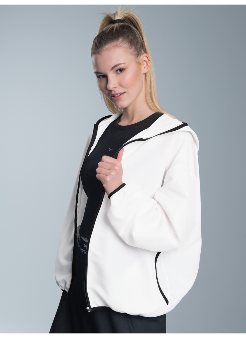 Trigema Sweatjacke "TRIGEMA Dünne Kapuzenjacke mit praktischen Taschen", 1 günstig online kaufen