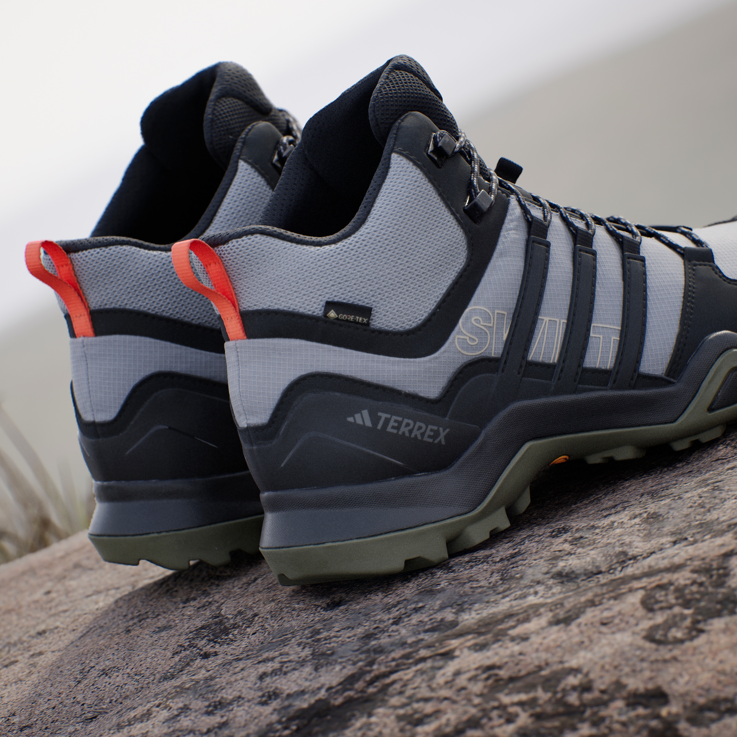 adidas TERREX Wanderschuh »TERREX SWIFT R2 MID GORE-TEX«, wasserdicht