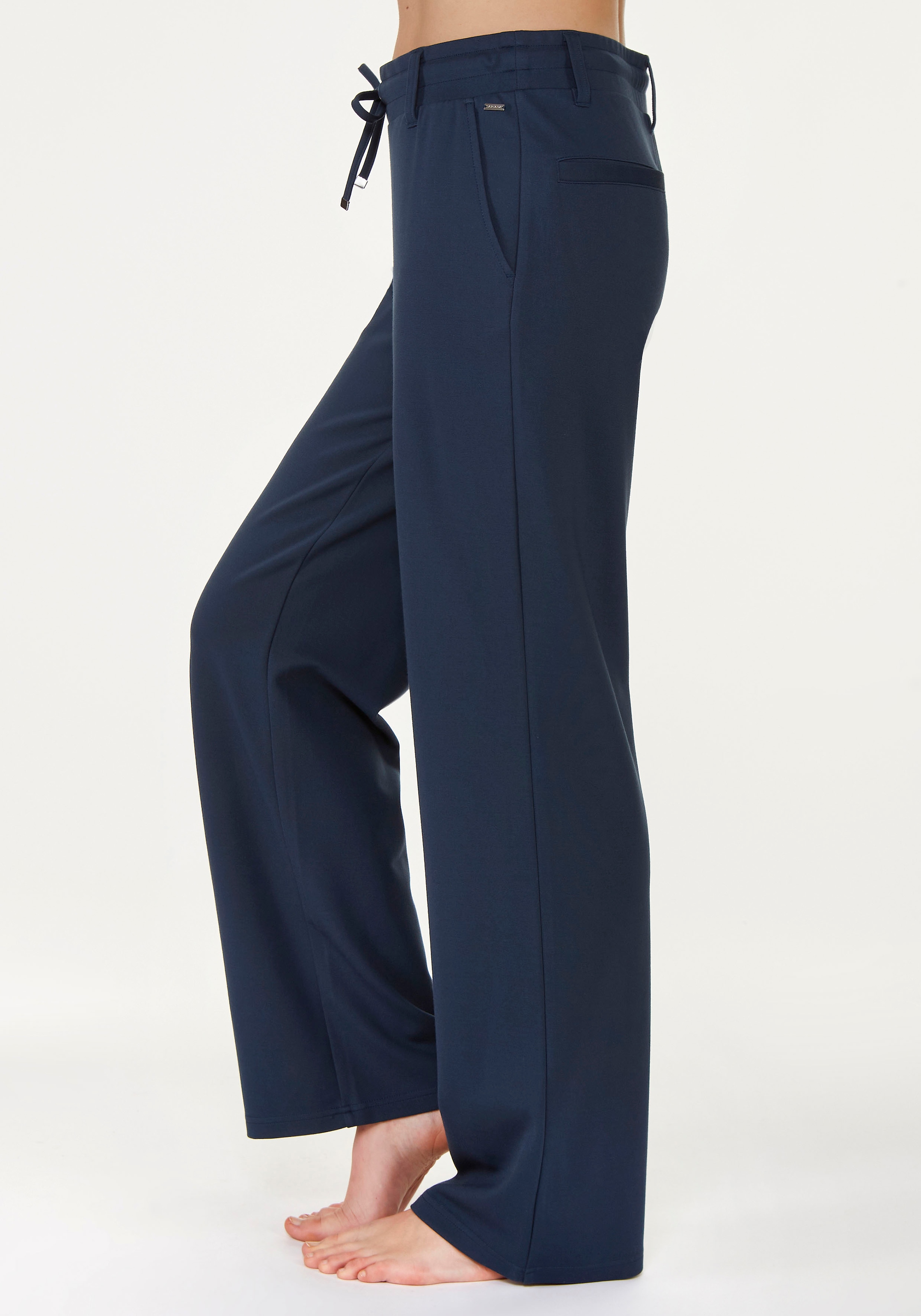 LASCANA Homewearhose, in weich fließendem Material, Loungewear