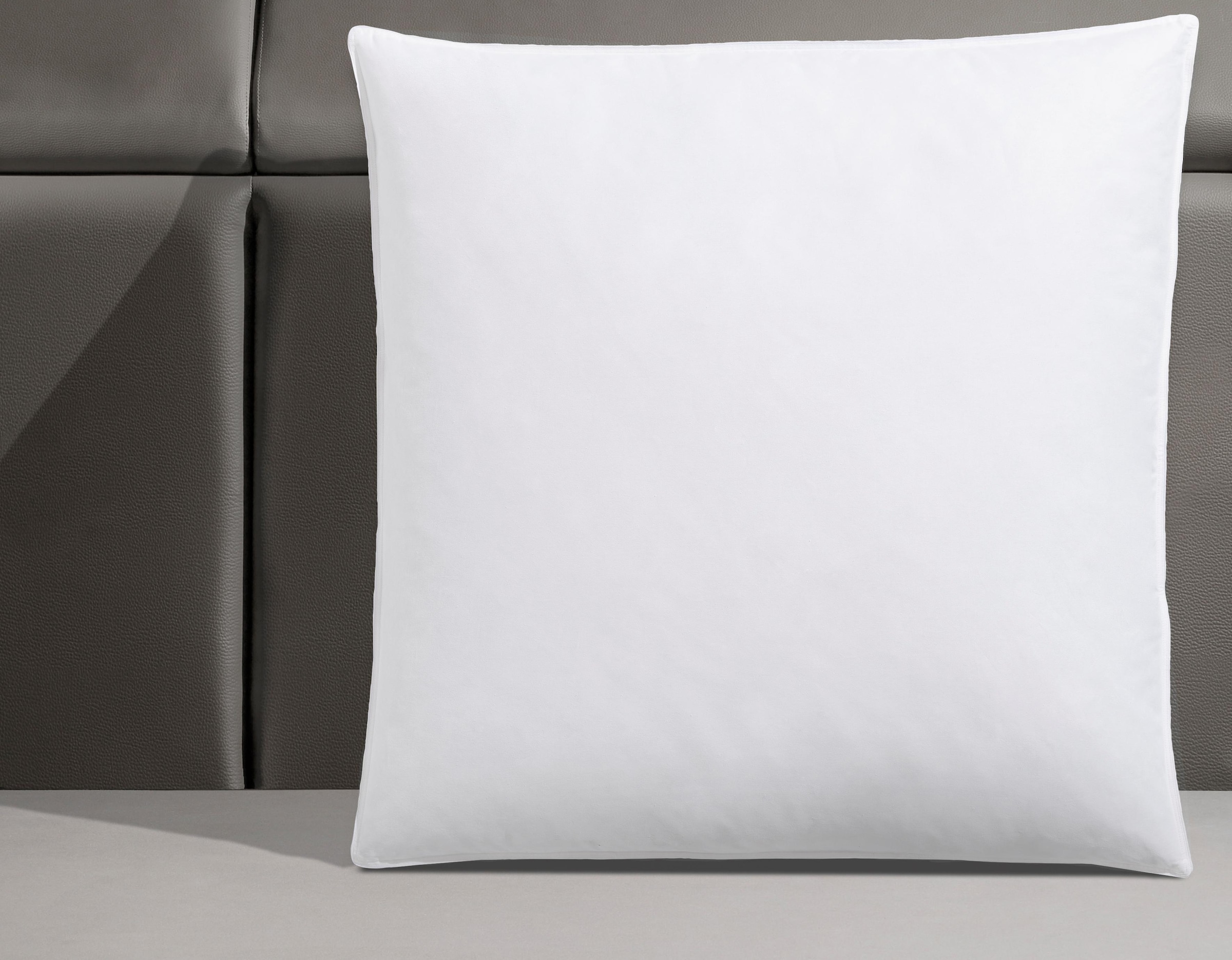 RIBECO Federkissen »Leon, 80x80 cm« Füllung: 90 % Federn, 10 % Daunen 1 Stk. tlg. Hergestellt in Deutschland