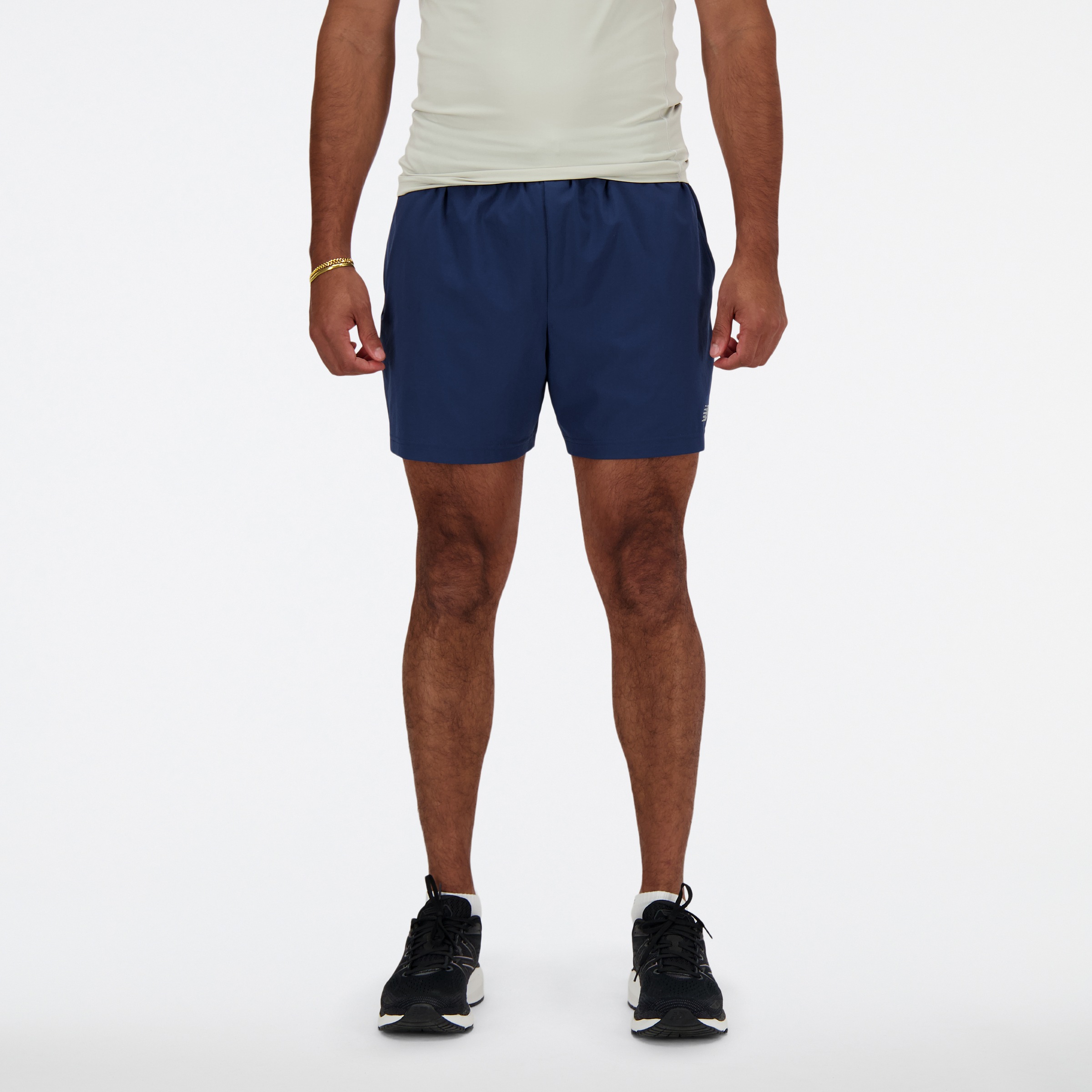 New Balance Laufshorts "SPORT ESSENTIAL SHORT 5" für Laufen und Fitness, in sportlichem Stil, feuchtigkeitsabweisend