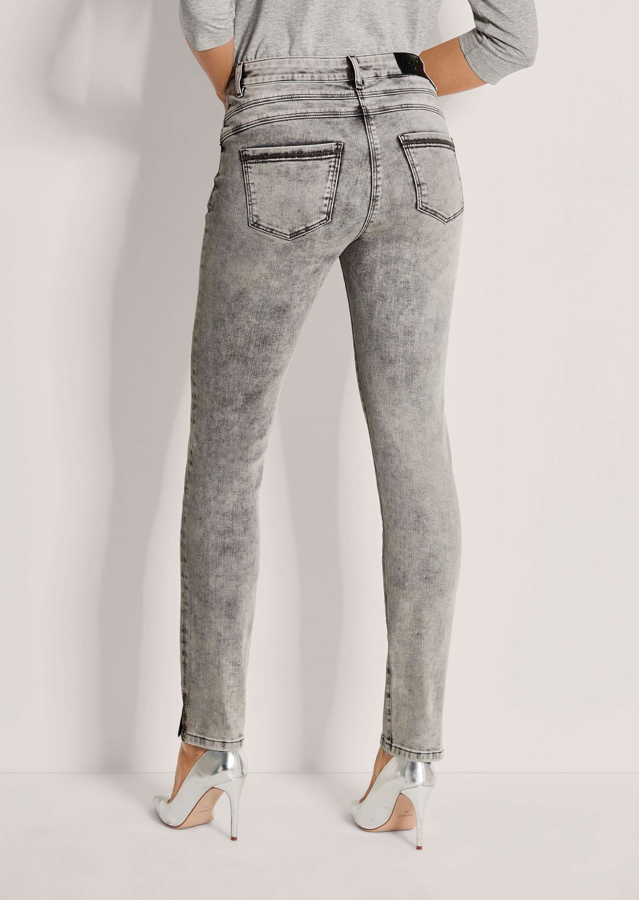 MADELEINE Regular-fit-Jeans »Hose Schmale Jeans mit Strass und Stickerei«