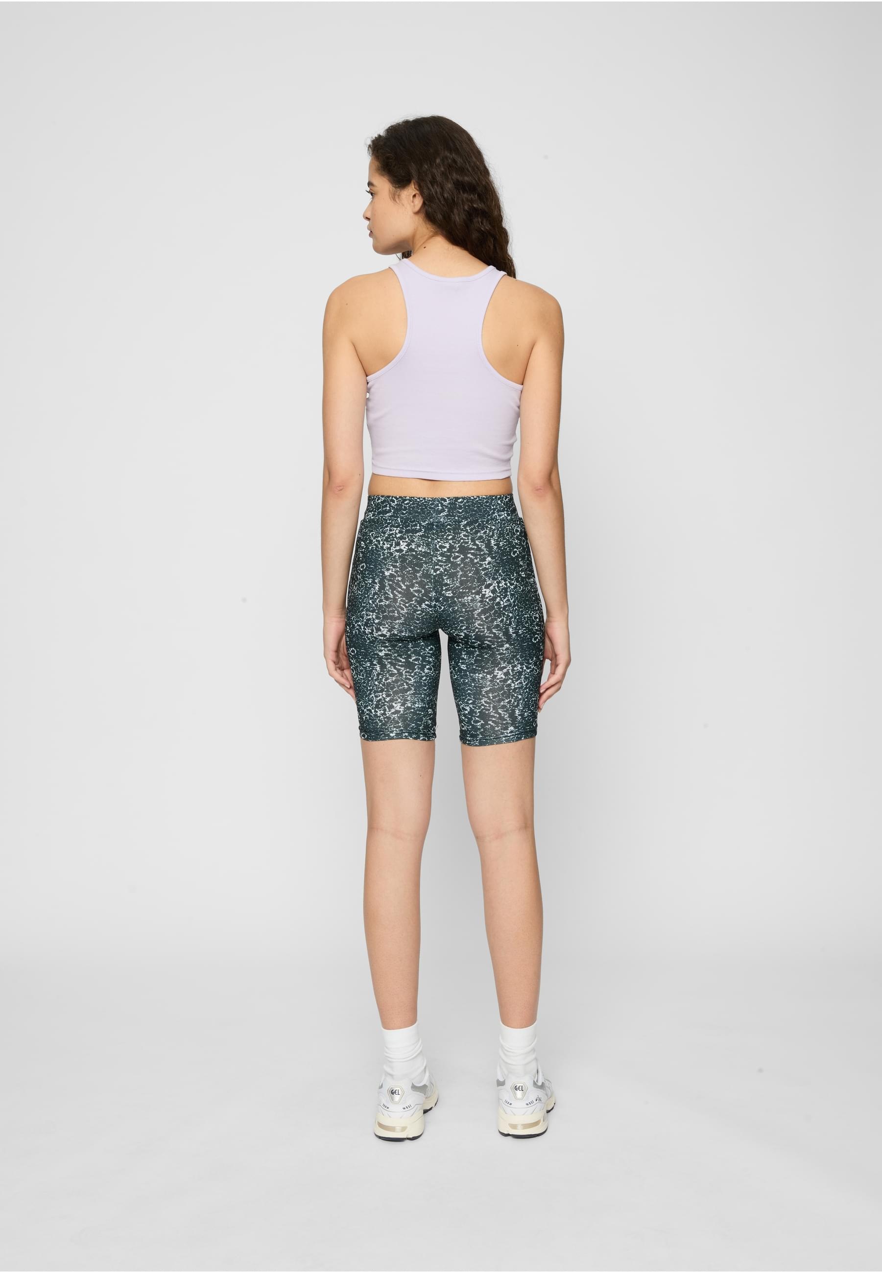 URBAN CLASSICS Stoffhose »Urban Classics Damen Ladies AOP Cycle Shorts«, (1 tlg.)