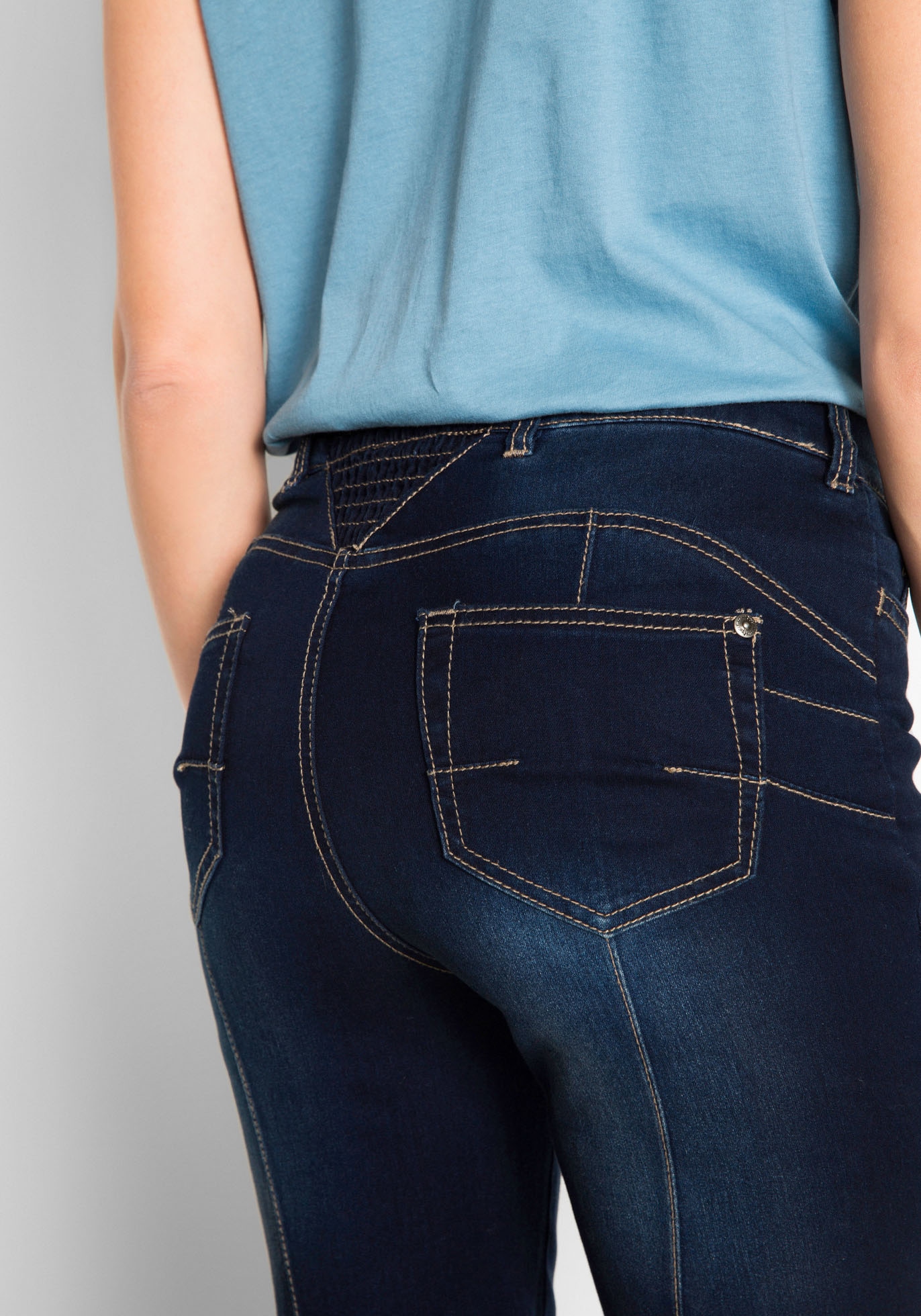 bonprix Push-up-Jeans Regular Fit, mit Bequembund, mit Eingrifftaschen