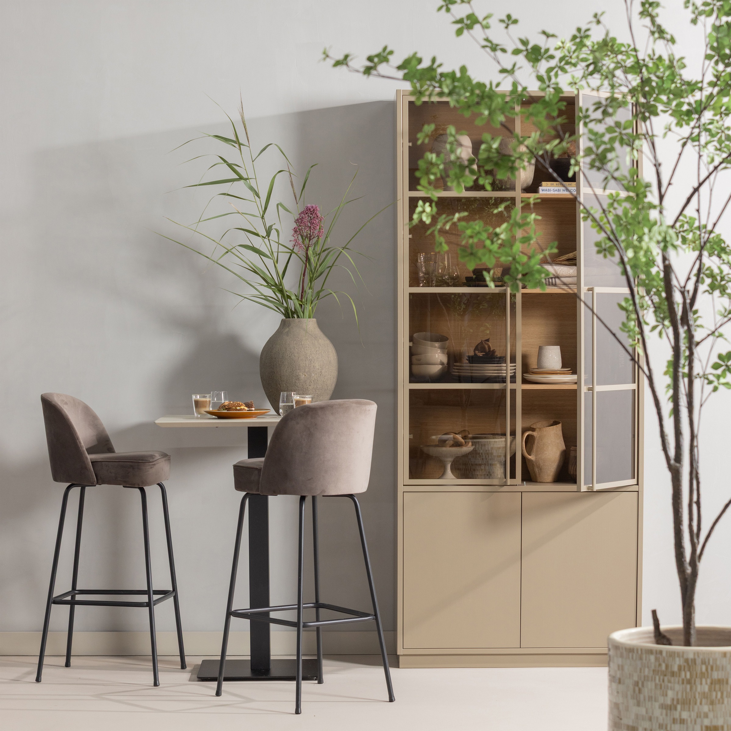 WOOOD Glasvitrine »Casa FSC® Mix Kiefernholz Glastüren mit Eichendekor 101x40x236 cm« Kratzfeste Melaminoberfläche, sichtbare Maserung, einfach zu montieren