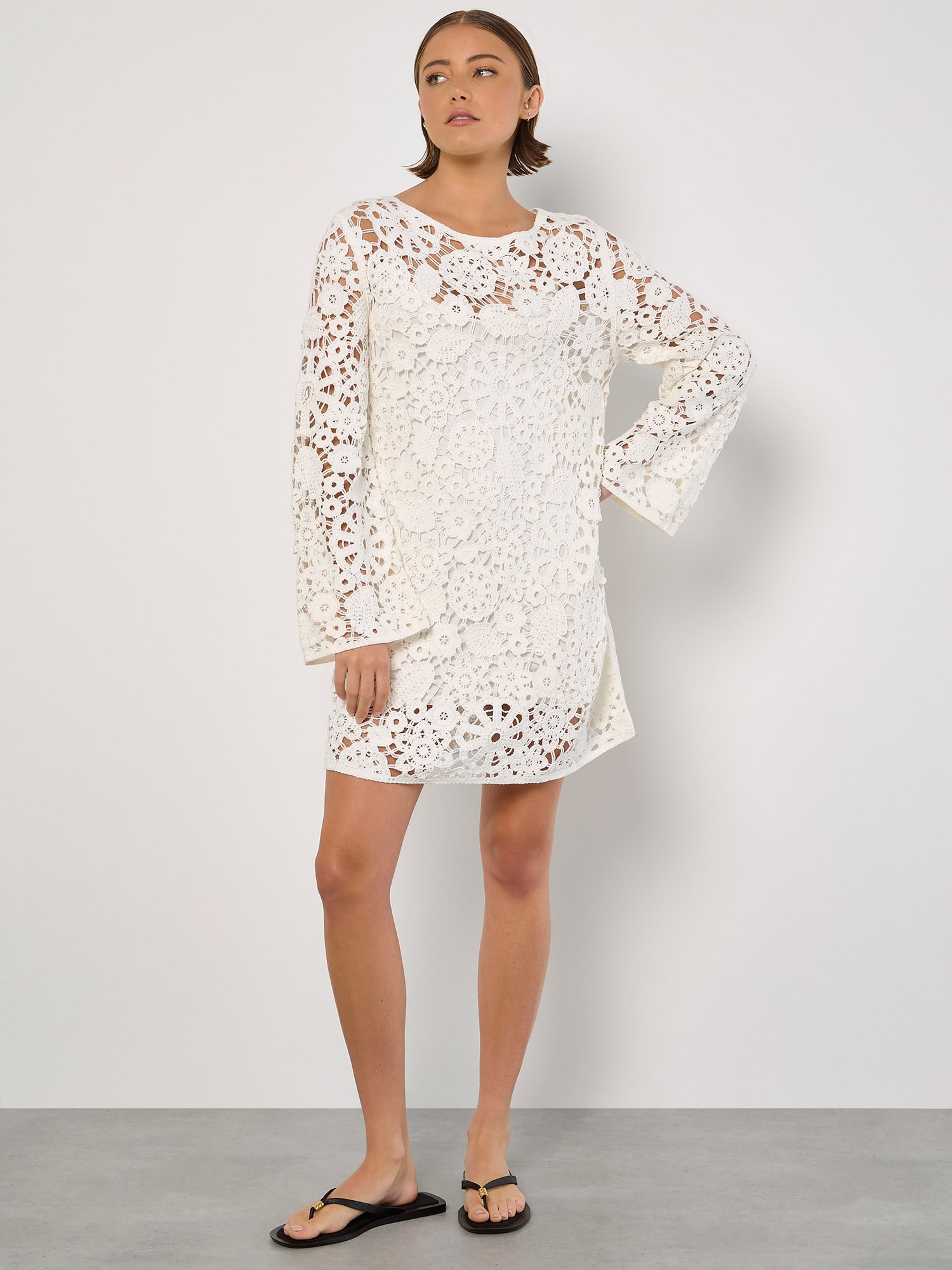 Apricot Druckkleid "Floral gehäkeltes Etuikleid" mit Trompetenarmen