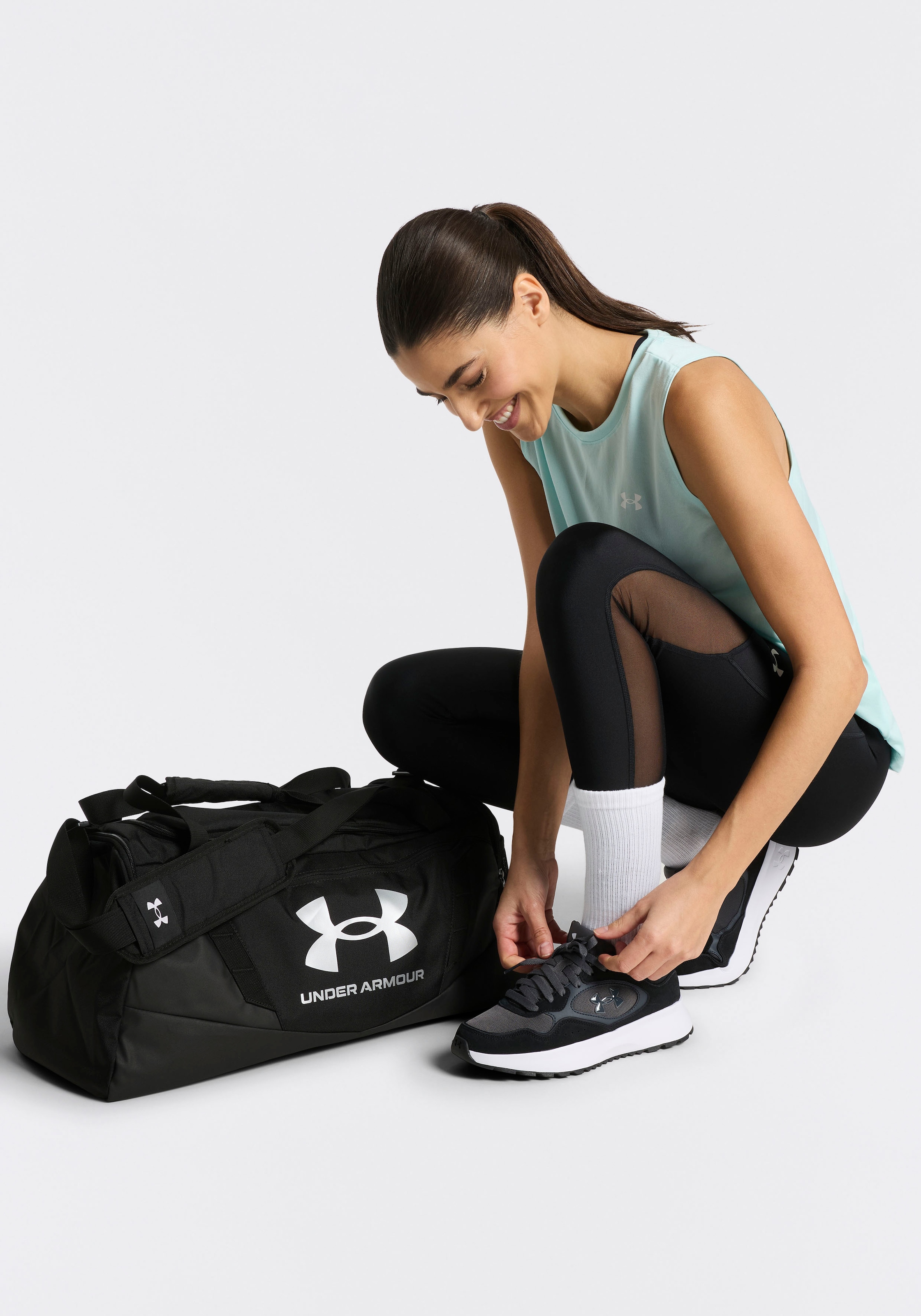 Under Armour® Tennissocken »Unisex UA Performance Tech-Crew-Socken im 3er-Pack« 3 Stk. tlg. für Squash und aktive Freizeit, flexible Passform, sportlicher Stil