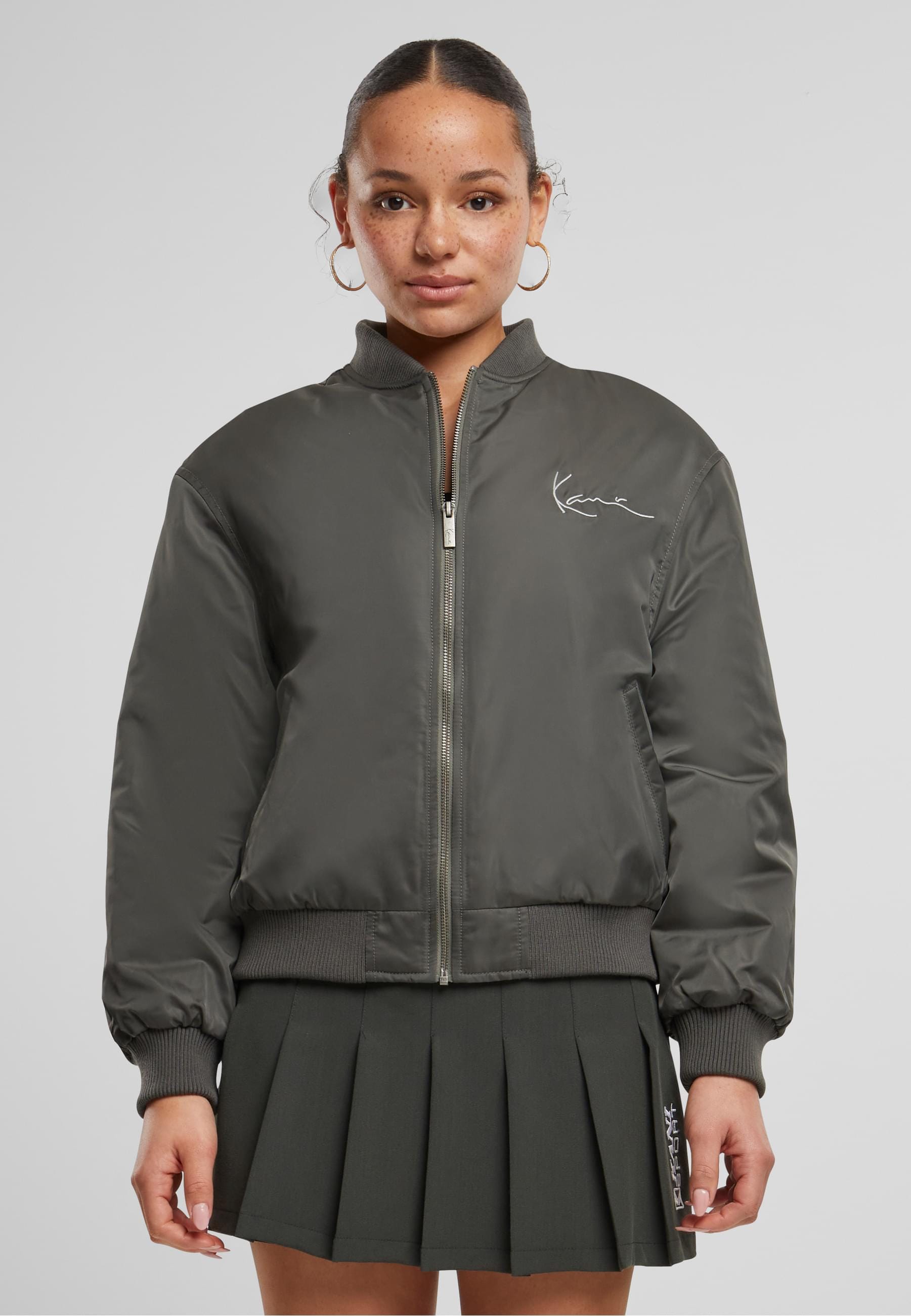Karl Kani Bomberjacke »Karl Kani Karl Kani Chest Signature Bomber Jacket«, (1 St.), ohne Kapuze