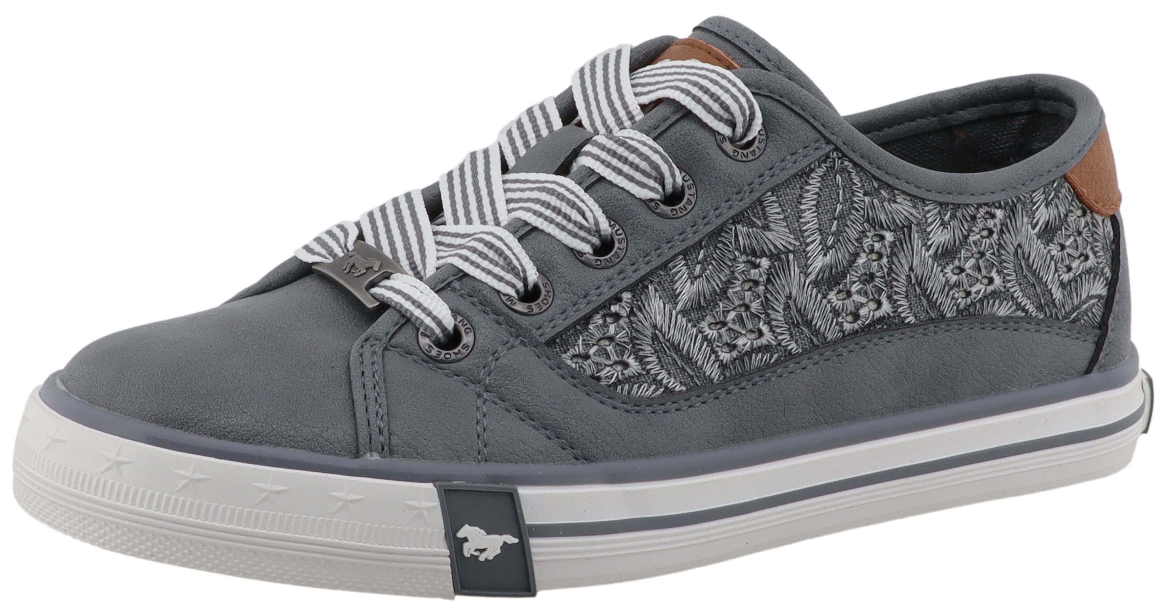 Mustang Shoes Sneaker "Gaspare" Freizeitschuh, Schnürschuh, Halbschuh mit Blüten-Stickerei