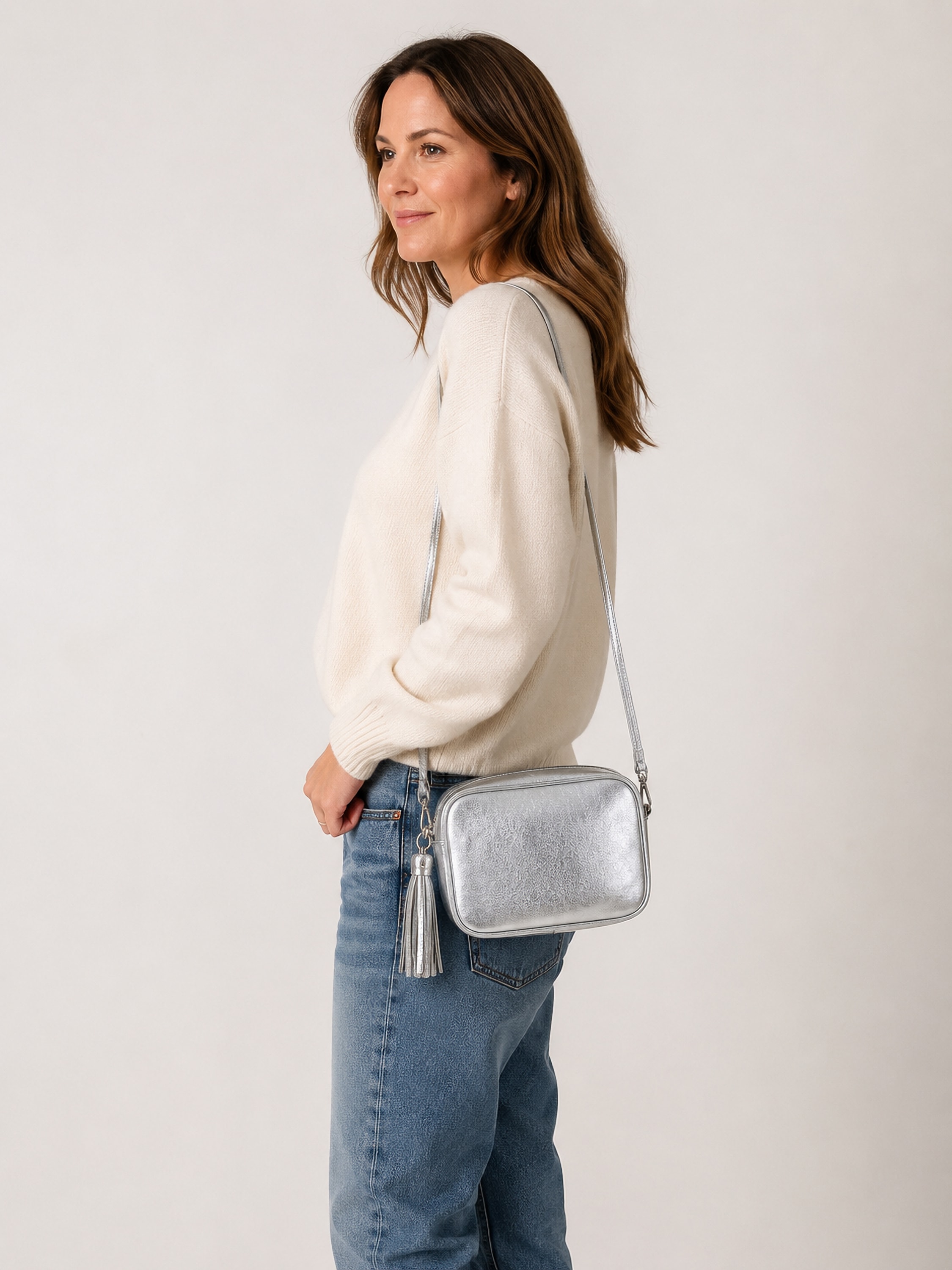 COLLEZIONE ALESSANDRO Umhängetasche »Silber« metallic Leder mit Quaste