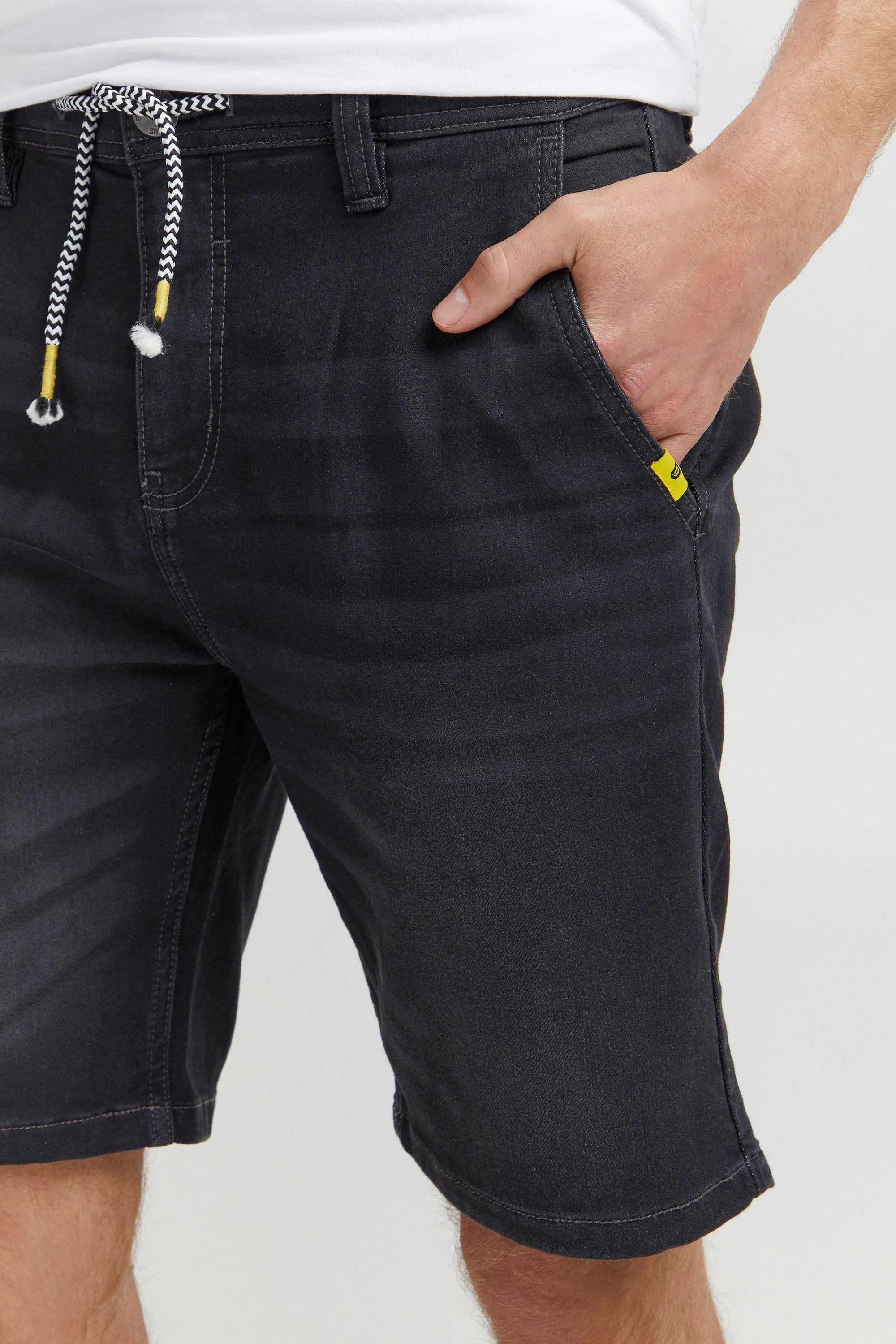 Indicode Jeansshorts »Jeansshorts IDGodo«