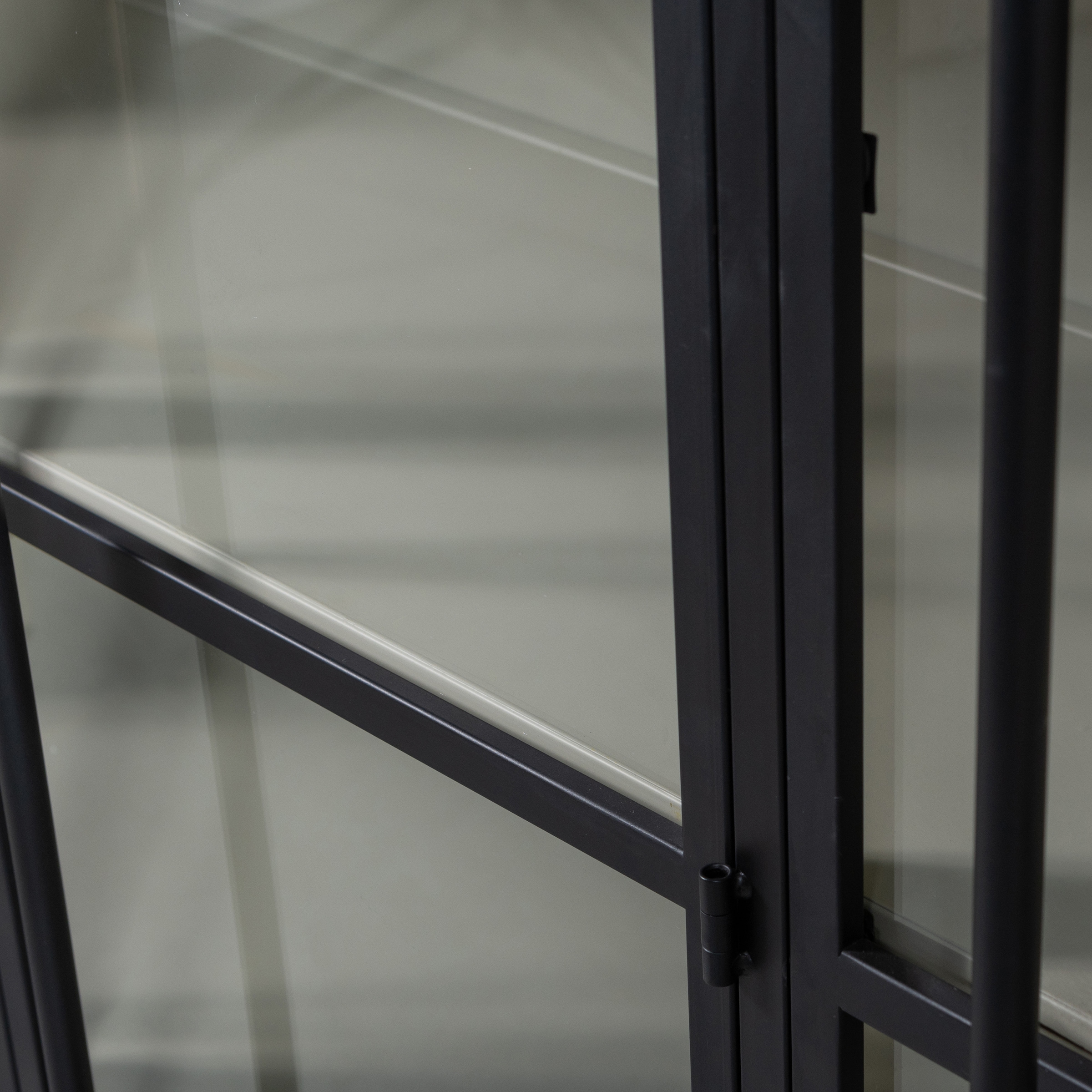 WOOOD Vitrine »WOOOD EXHIBIT XL 3-TÜRIG VITRINE SCHRANK METALL SCHWARZ« Ausstellungsvitrine Exhibit aus mattem Metall bietet 5 stabile Böden