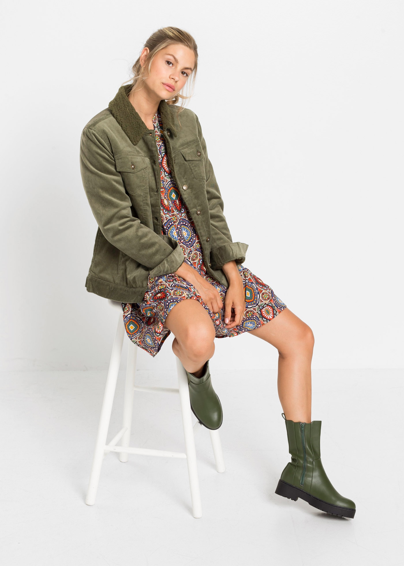 bonprix Minikleid »Minikleid aus fließender Viskose« Minikleid aus fließender Viskose