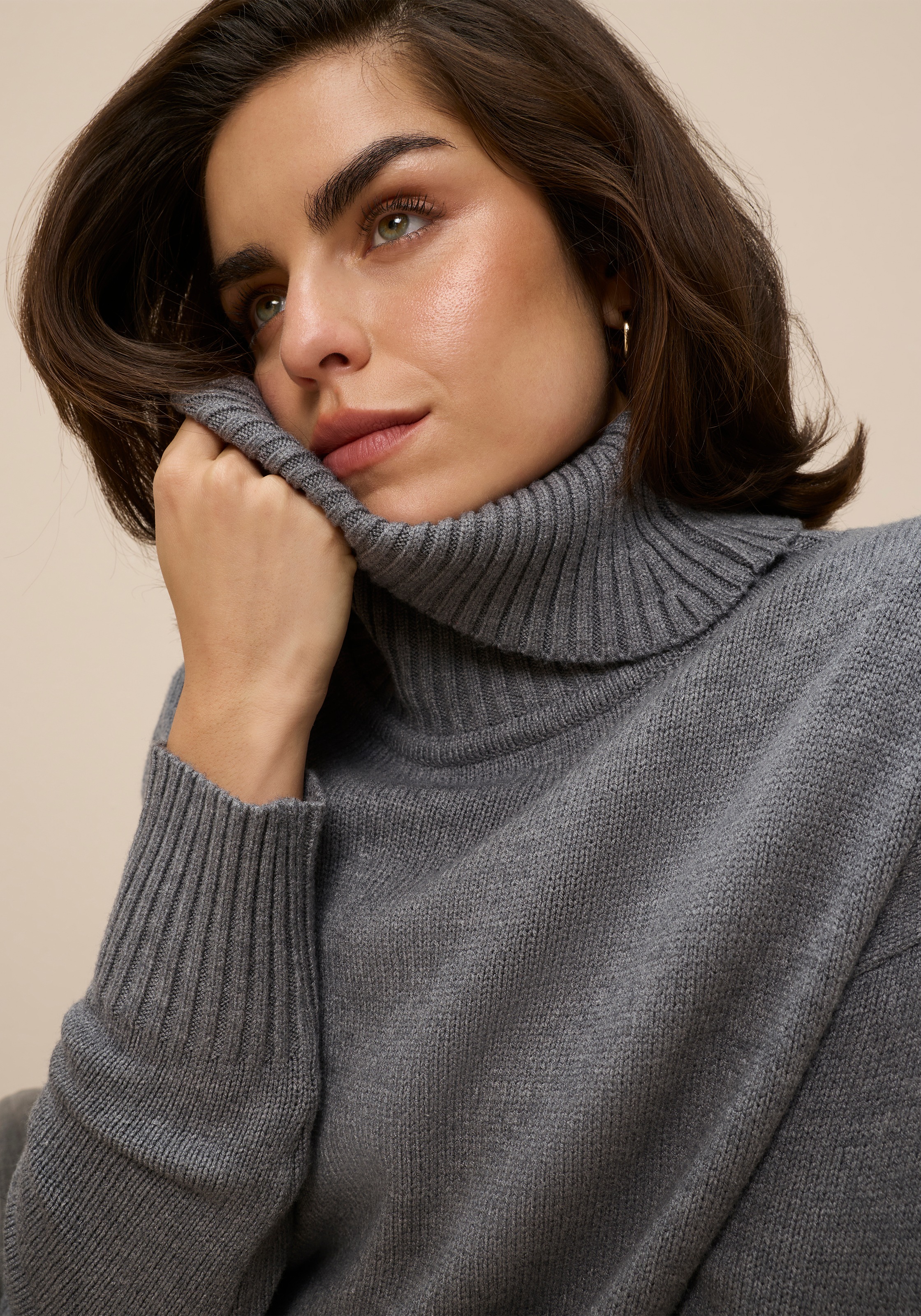 Tamaris Rollkragenpullover in lässiger Form mit seitlichen Schlitzen günstig online kaufen