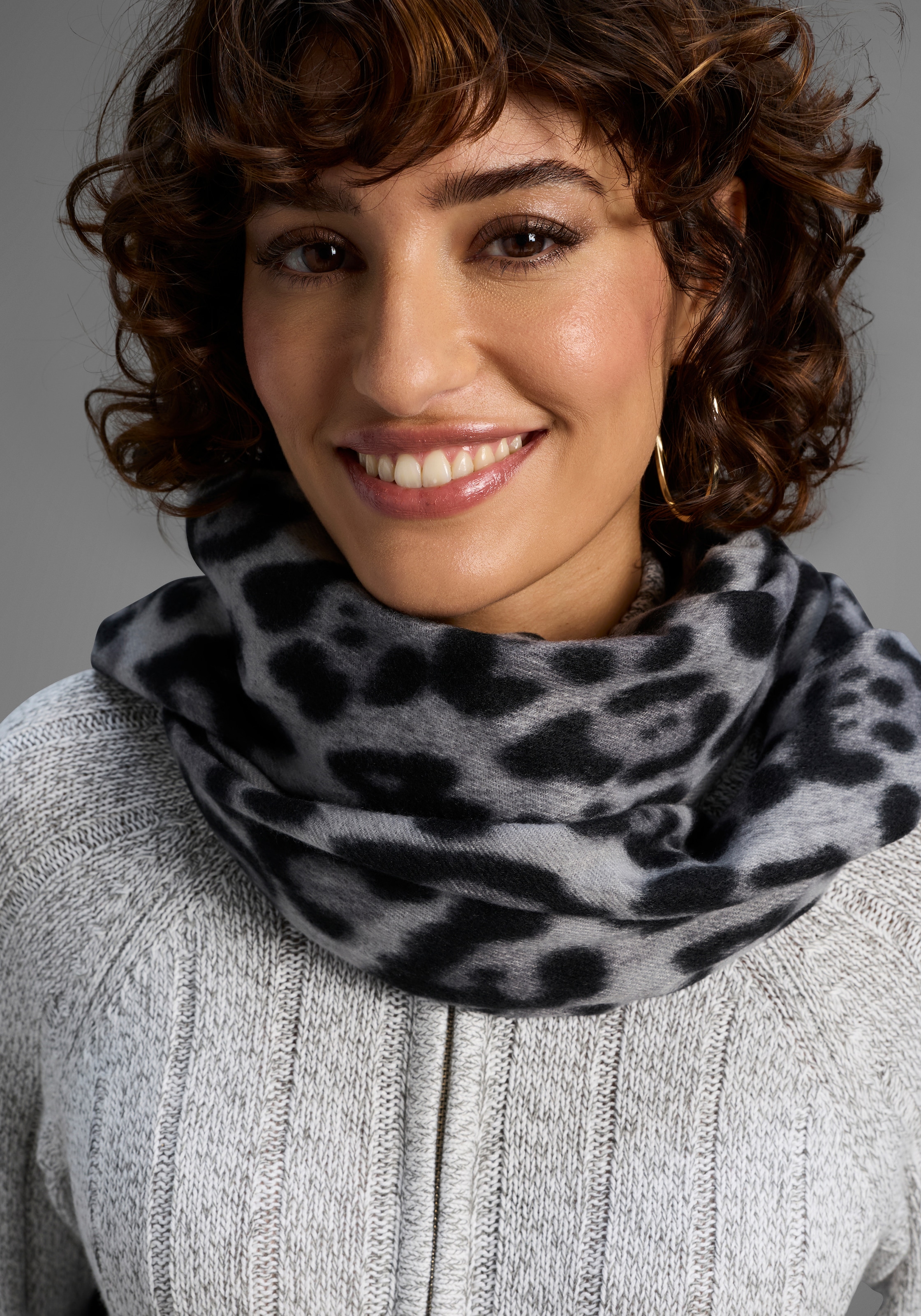 Laura Scott Modeschal, im trendigen Leopard-Design mit Fransen - NEW