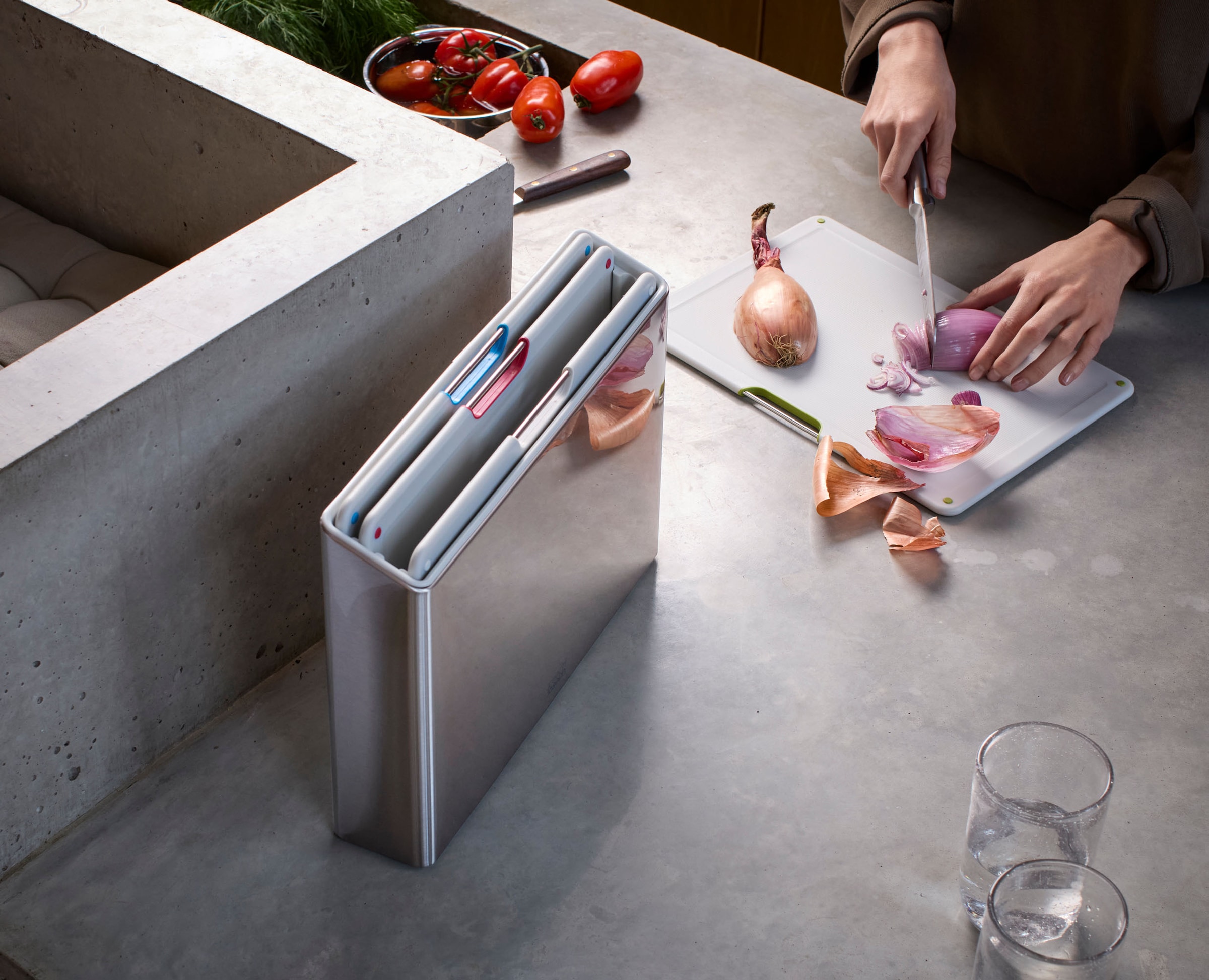 Joseph Joseph Schneidebrett »Folio™ Steel Set mit 4 Schneidebrettern mit Edelstahlgehäuse«