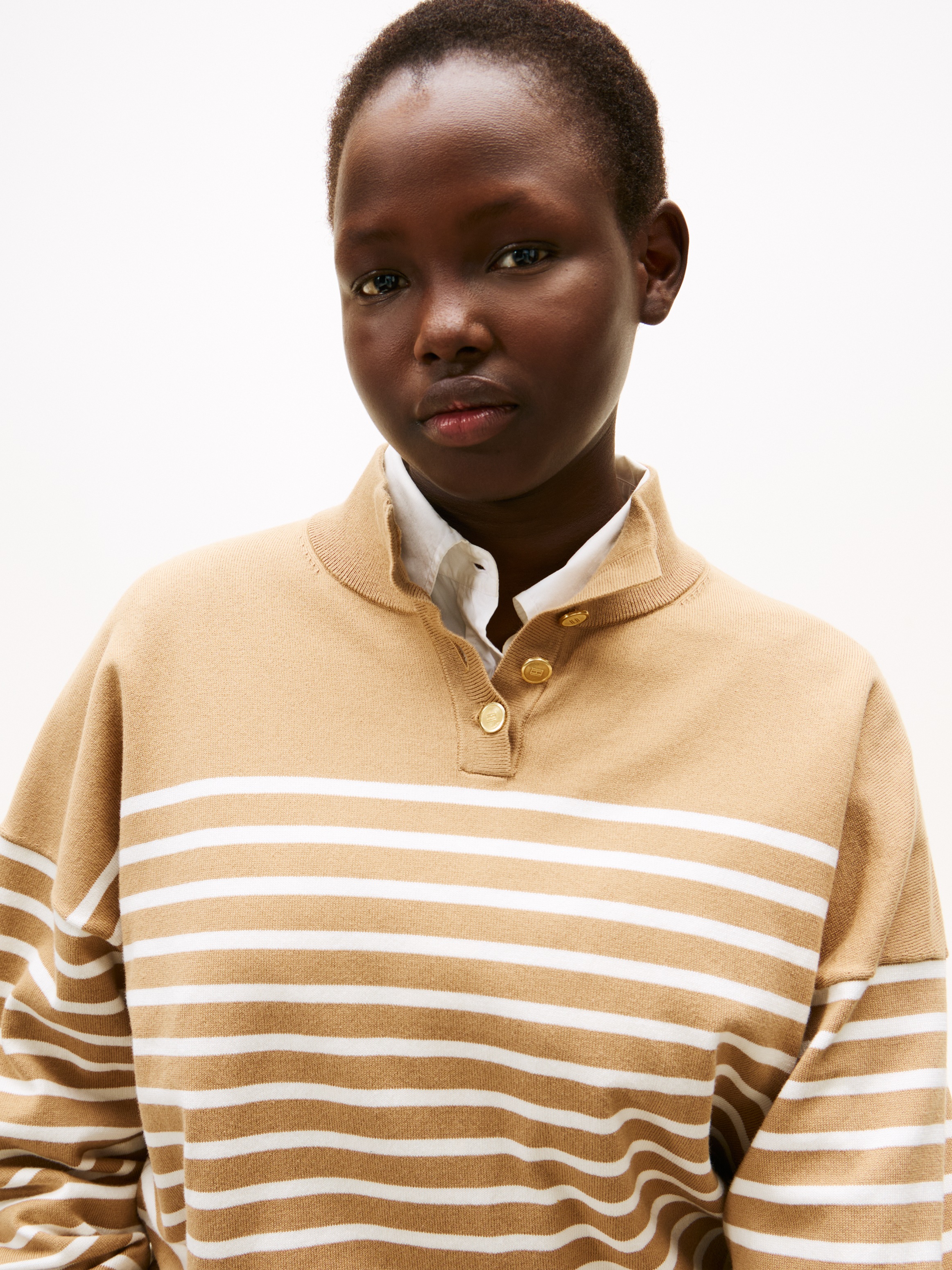 Tommy Hilfiger Curve Stehkragenpullover "CRV CO JERSEY GOLD BTN MK-NK SWT" günstig online kaufen