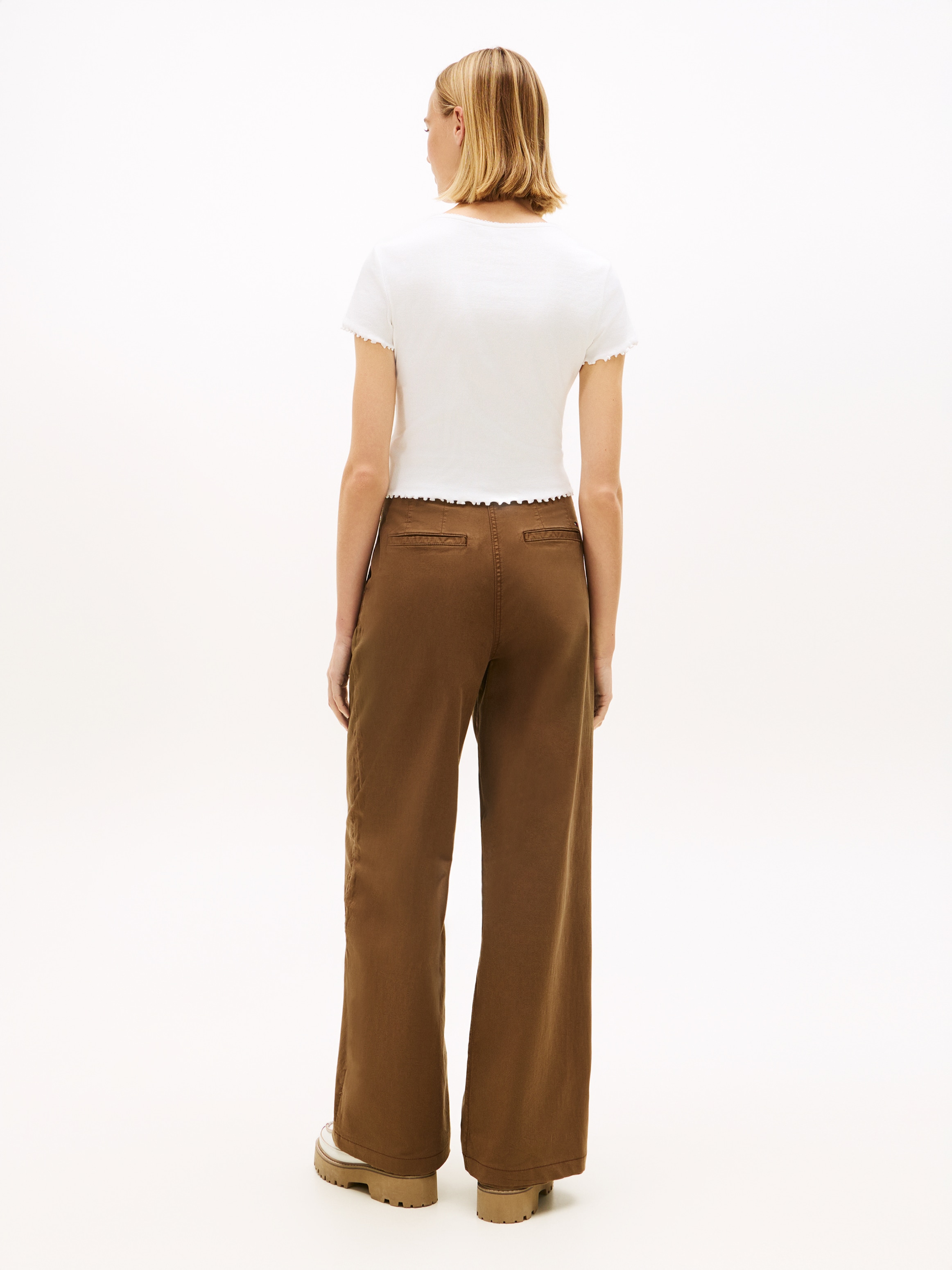 Tommy Jeans Kurzarmshirt »TJW SS RIB TOP IM« mit gerippter Struktur, Slim Fit