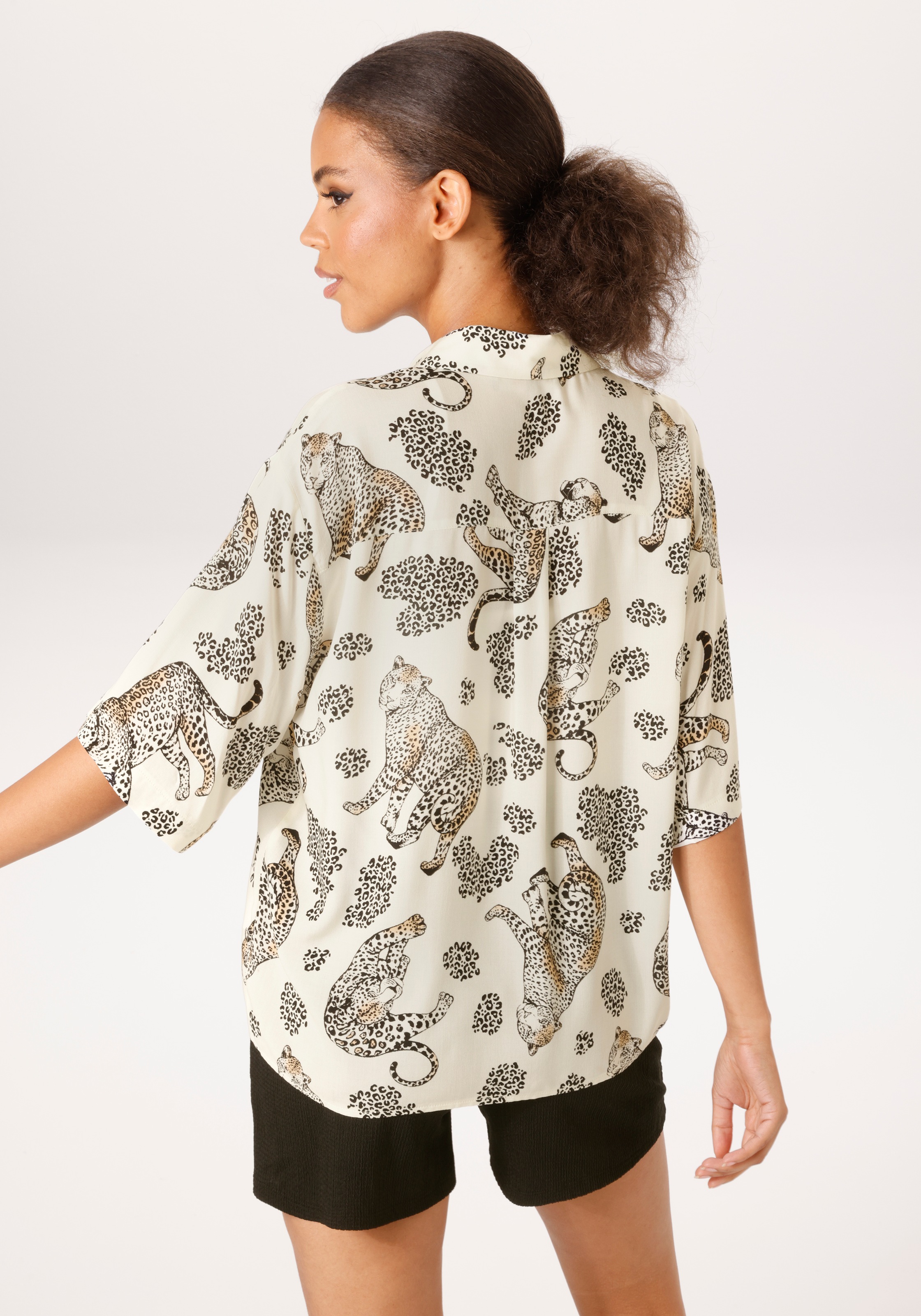 Aniston CASUAL Hemdbluse mit dekorativen Leoparden bedruckt - NEUE KOLLEKTI günstig online kaufen