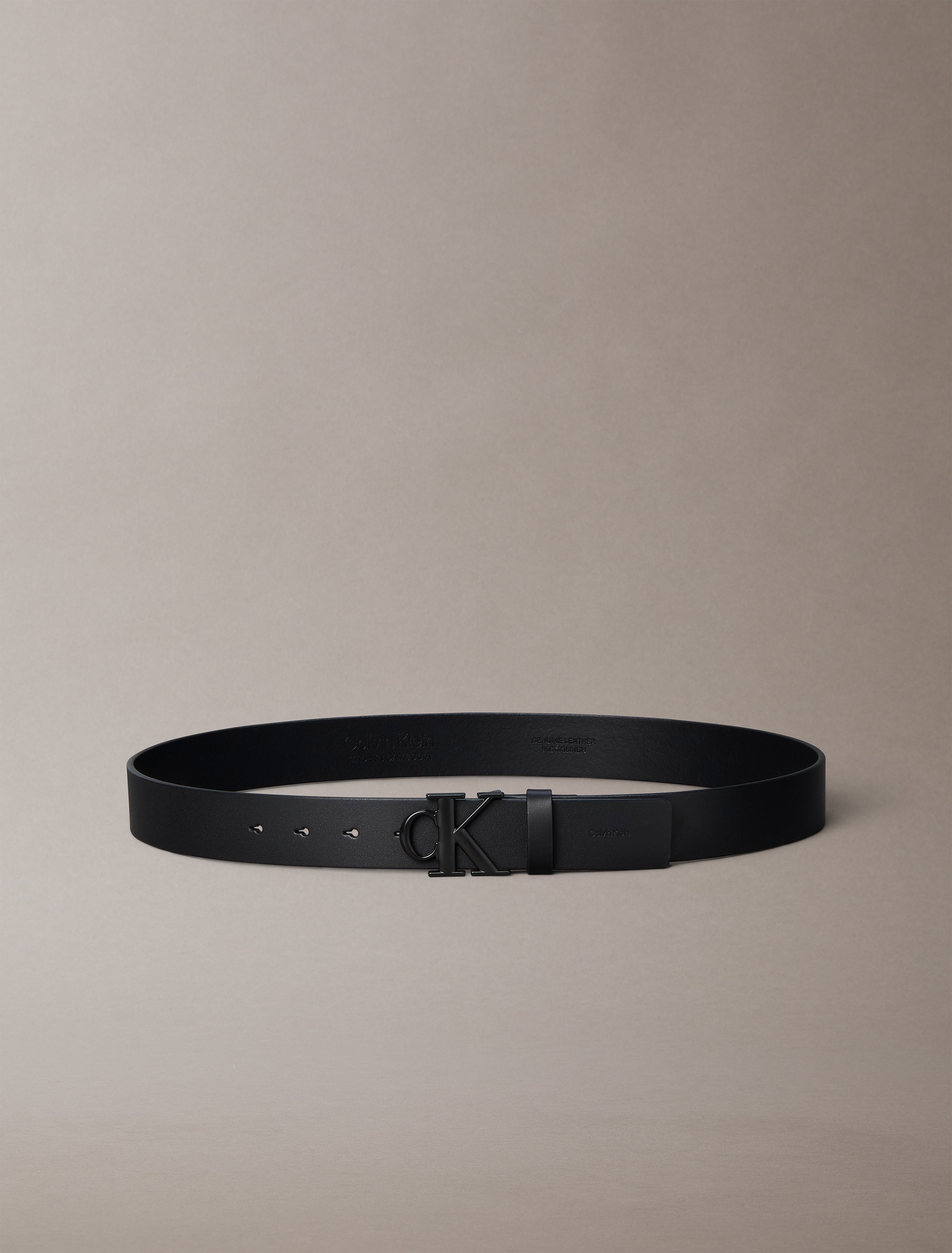 Calvin Klein Ledergürtel "CK BUCKLE SMOOTH 35MM" Größenverstellbar mit Meta günstig online kaufen