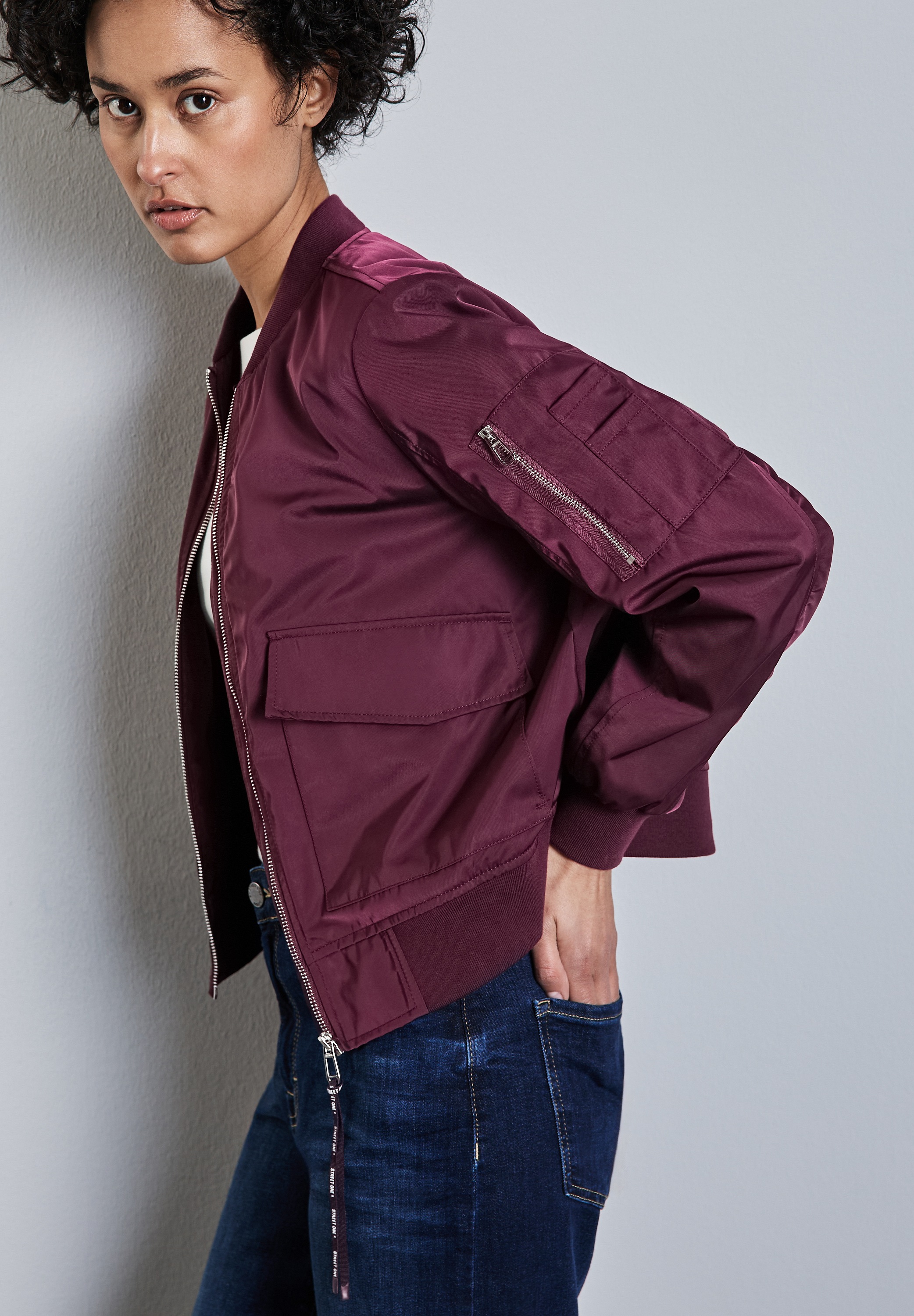 STREET ONE Bomberjacke im glänzenden Finish