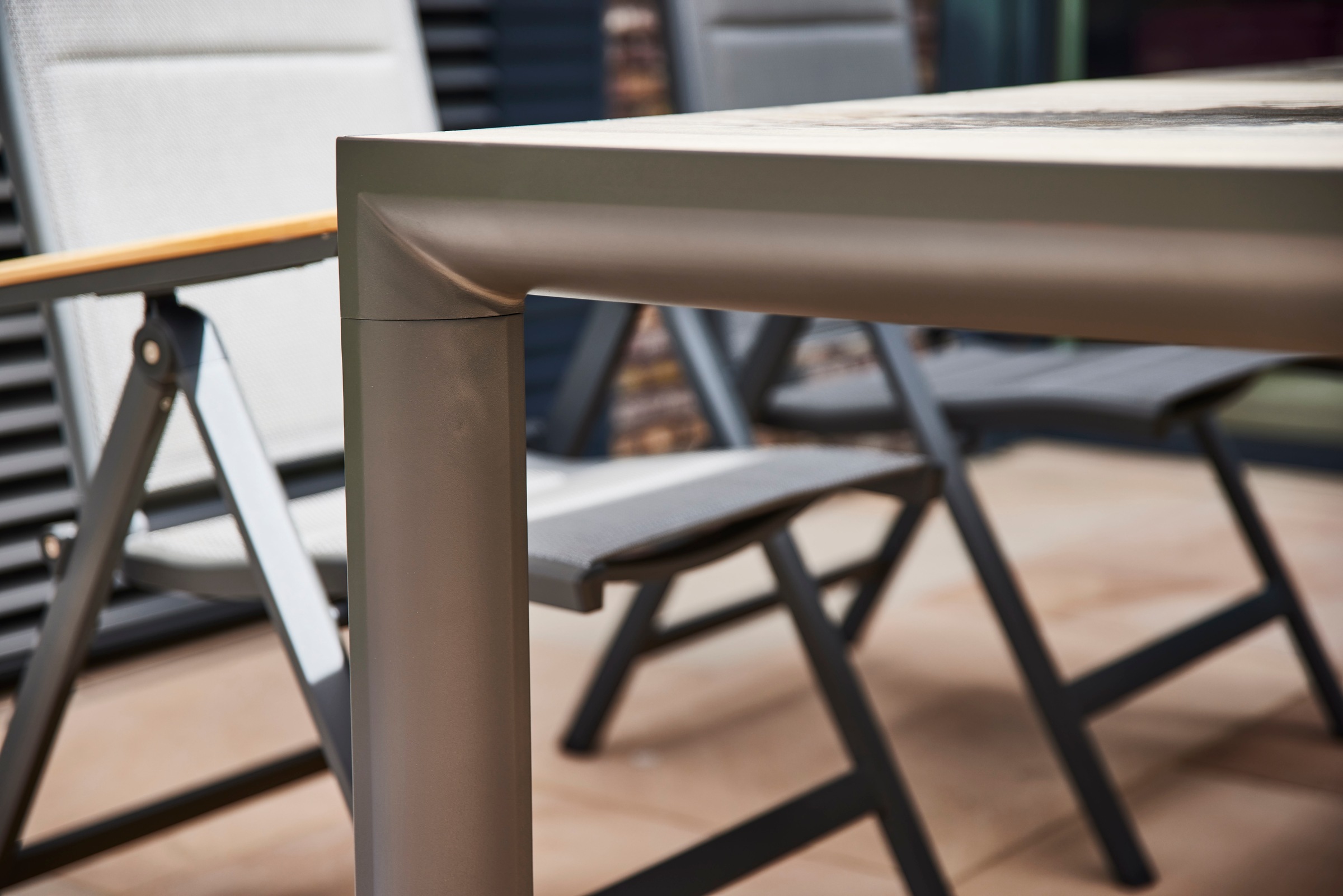 Siena Garden Gartentisch »SILVA Tisch 140x90cm matt anthrazit/washed grey« Aluminiumgestell matt anthrazit, Tischplatte aus Keramik, washed grey