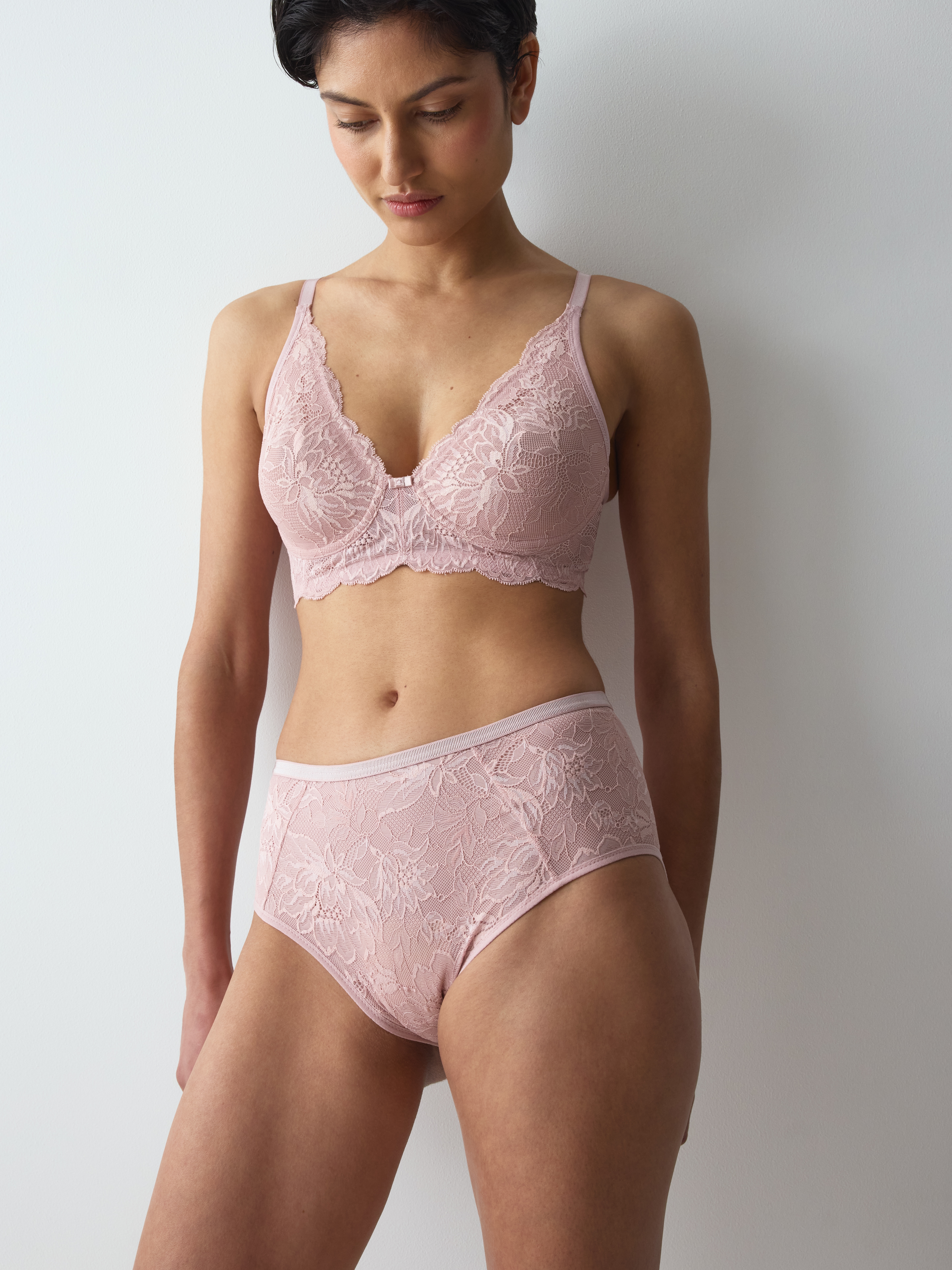 Triumph Slip "Amourette Charm T Maxi02" Stretch-Spitze
