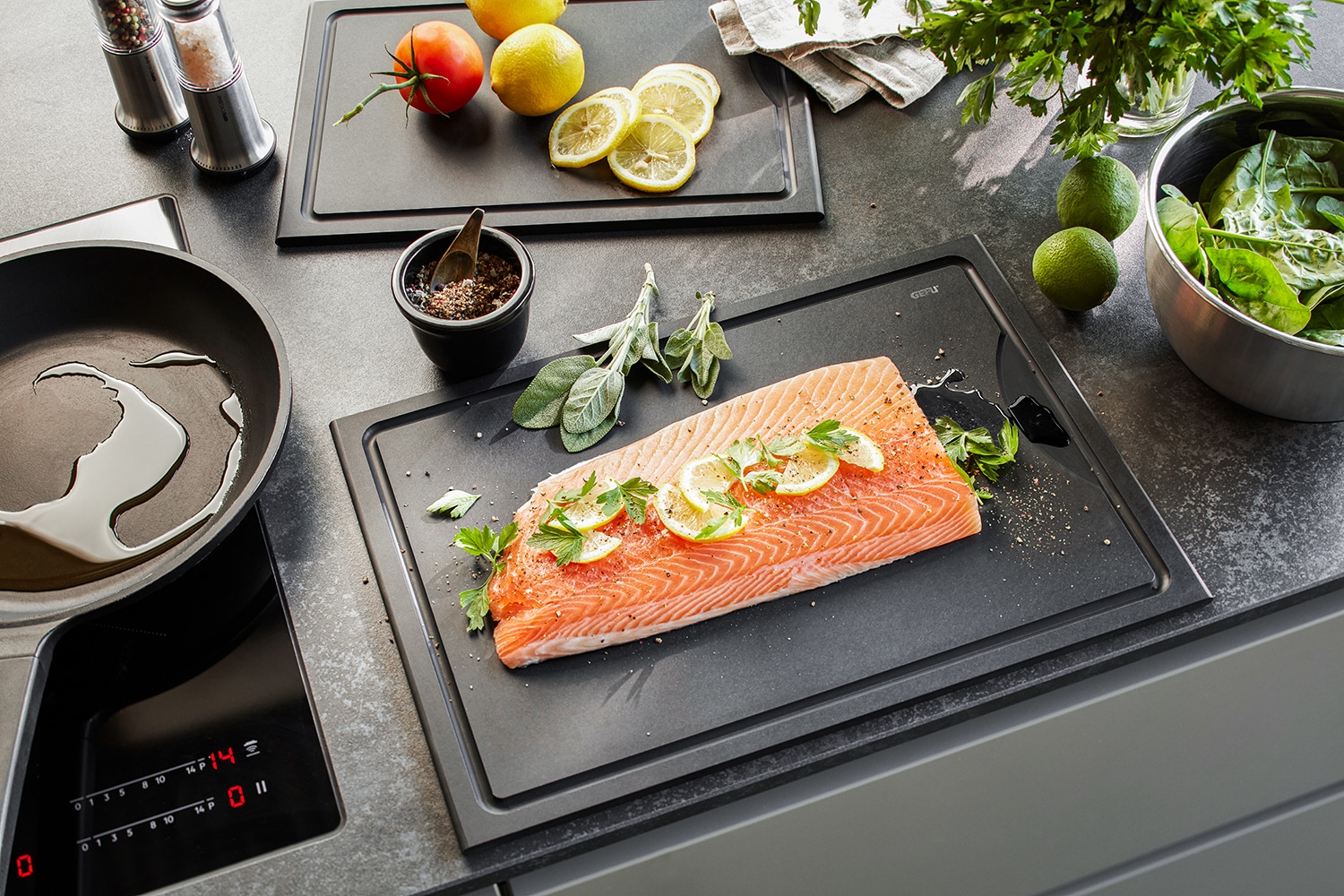 GEFU Schneidebrett »SLIZE« Holzverbundstoff aus 80 % recyceltem Material, Saftrille