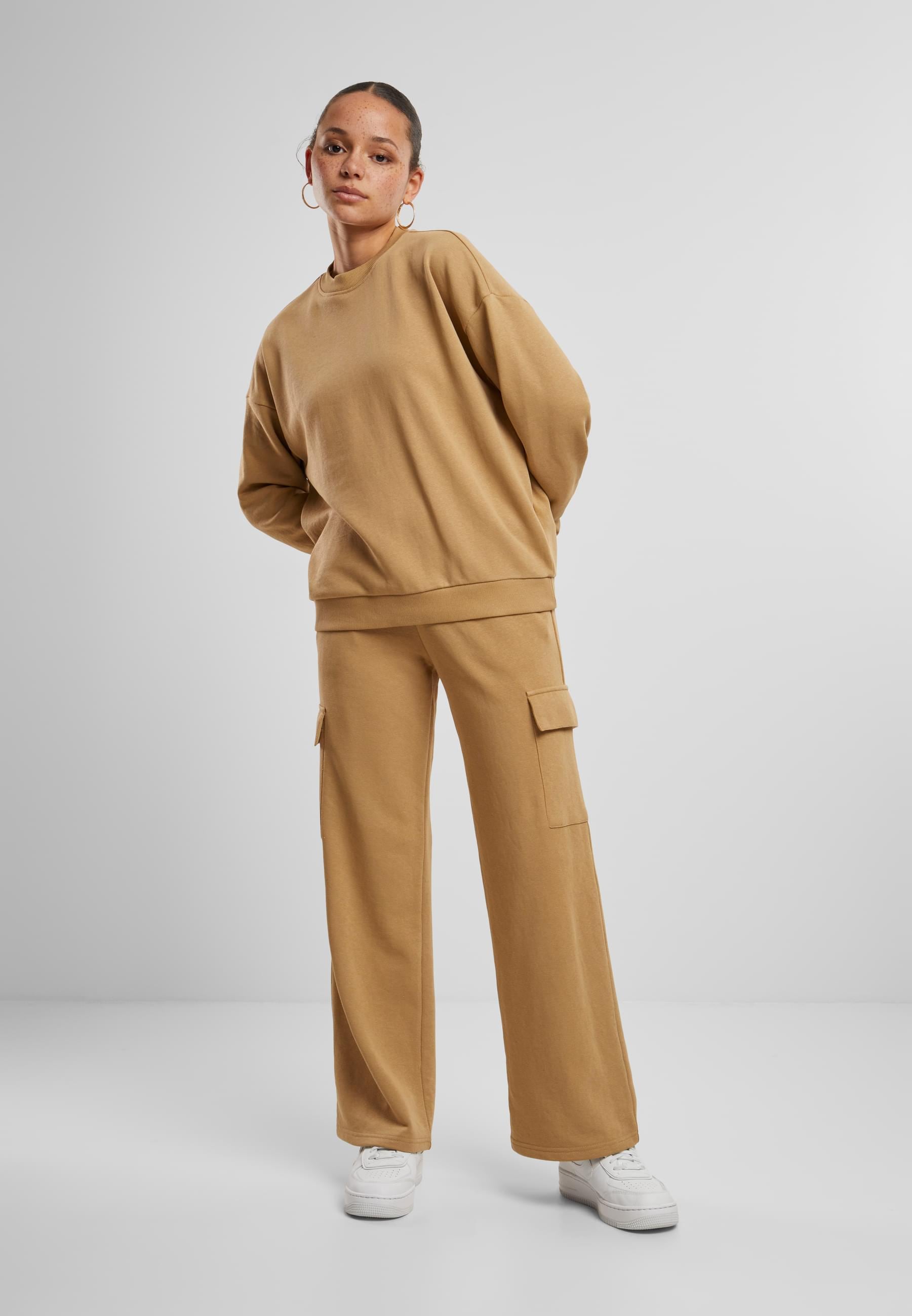 URBAN CLASSICS Jogginghose »Urban Classics Damen Ladies Baggy Light Terry Sweat Pants«, (1 tlg.)