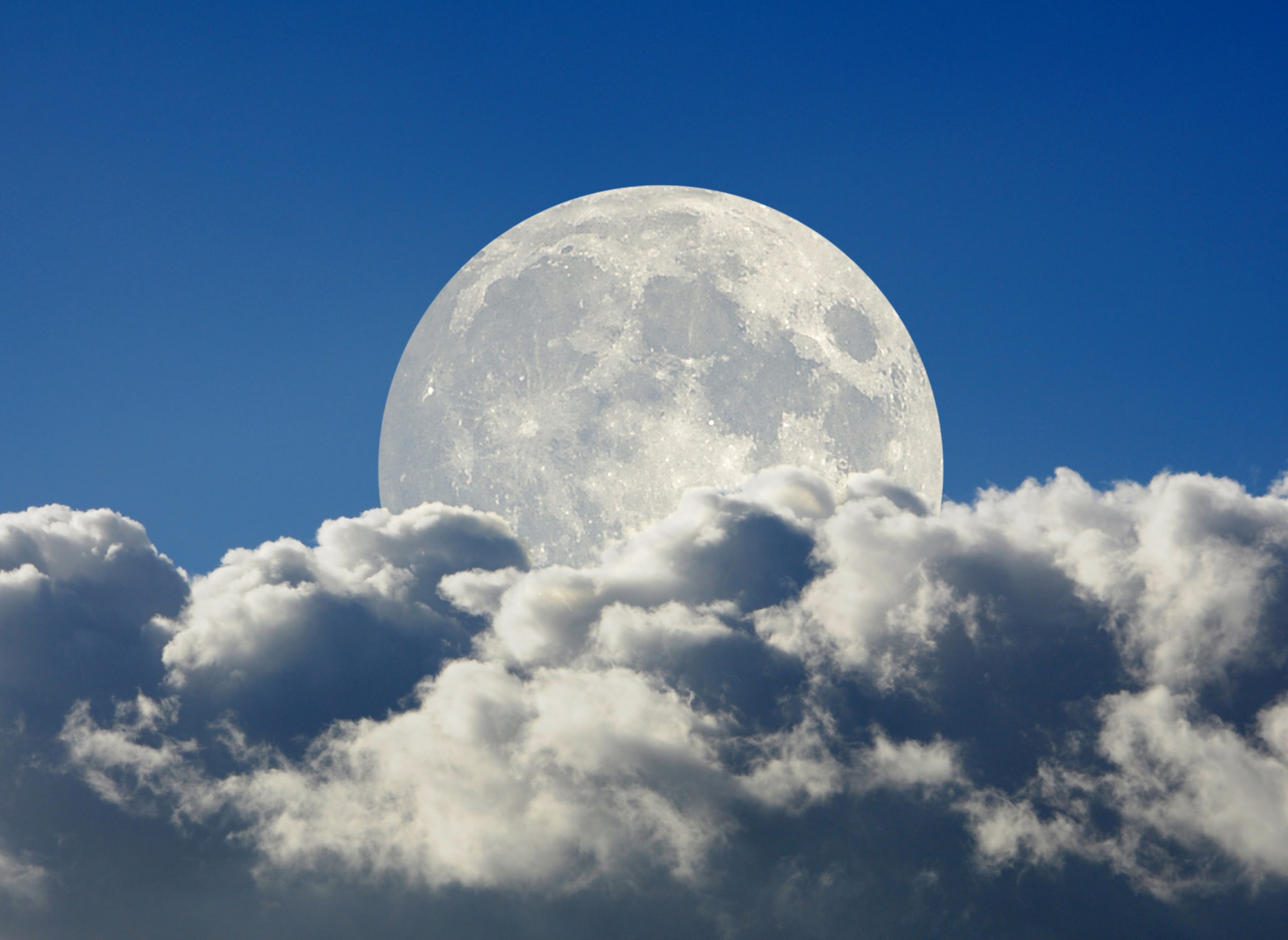 Papermoon Fototapete "Big Moon and Clouds" glatt