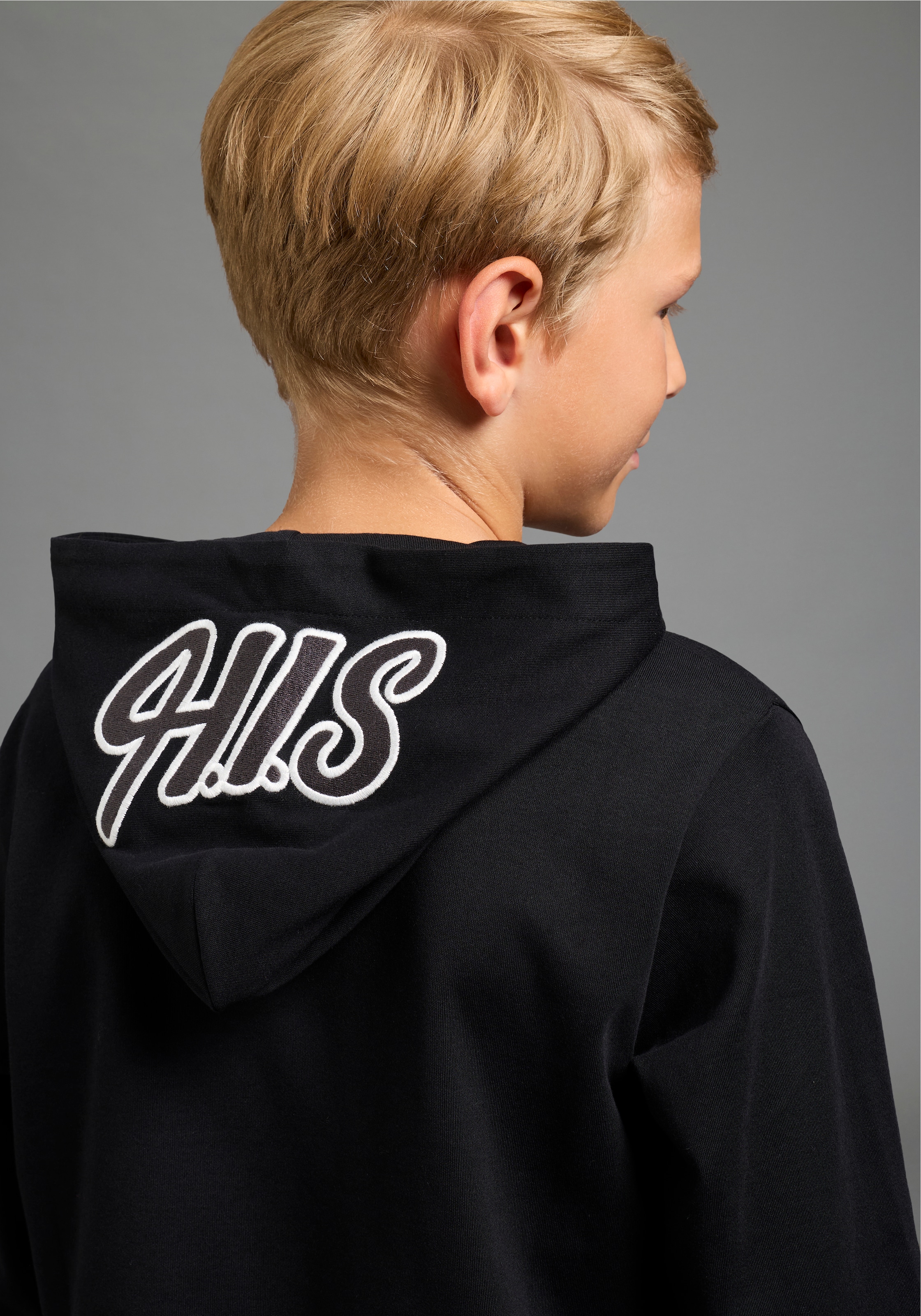 H.I.S Kapuzenshirt »Shirt mit großer H.I.S Stickerei auf der Kapuze« H.I.S Logo, hüftlange Basic-Passform, Langarm-Design, modischer Stil