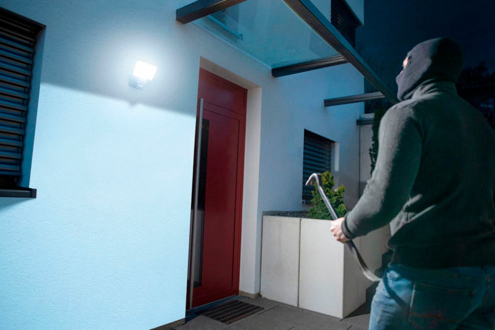Brennenstuhl LED Außen-Wandleuchte »WF 2050 P«, diverse Lichtfunktionen über App einstellbar, mit Bewegungsmelder