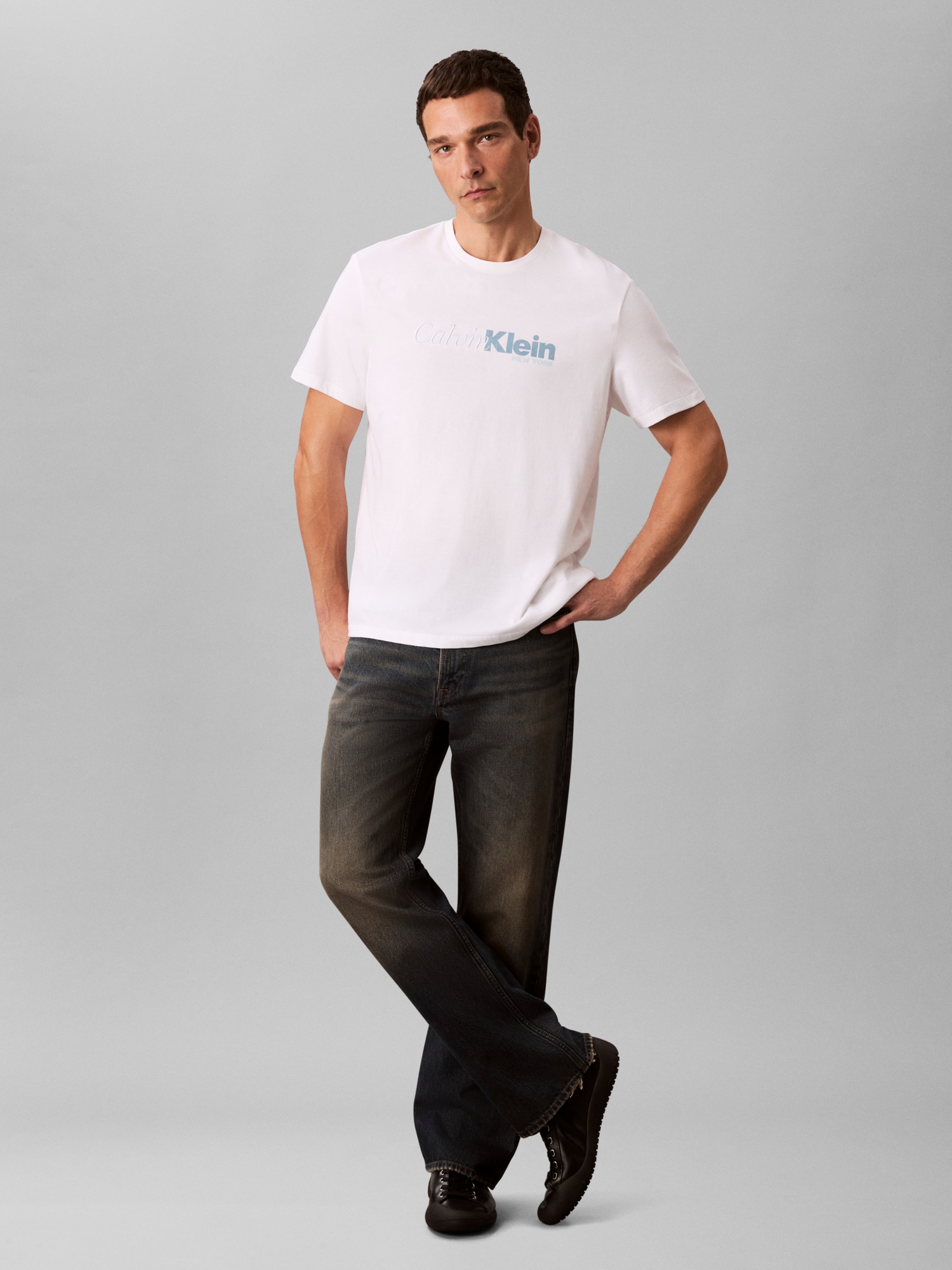 Calvin Klein T-Shirt »SS 20S EU CALVIN CURSIVE GRAPHIC«, Mit Rundhalsausschnitt, regular fit