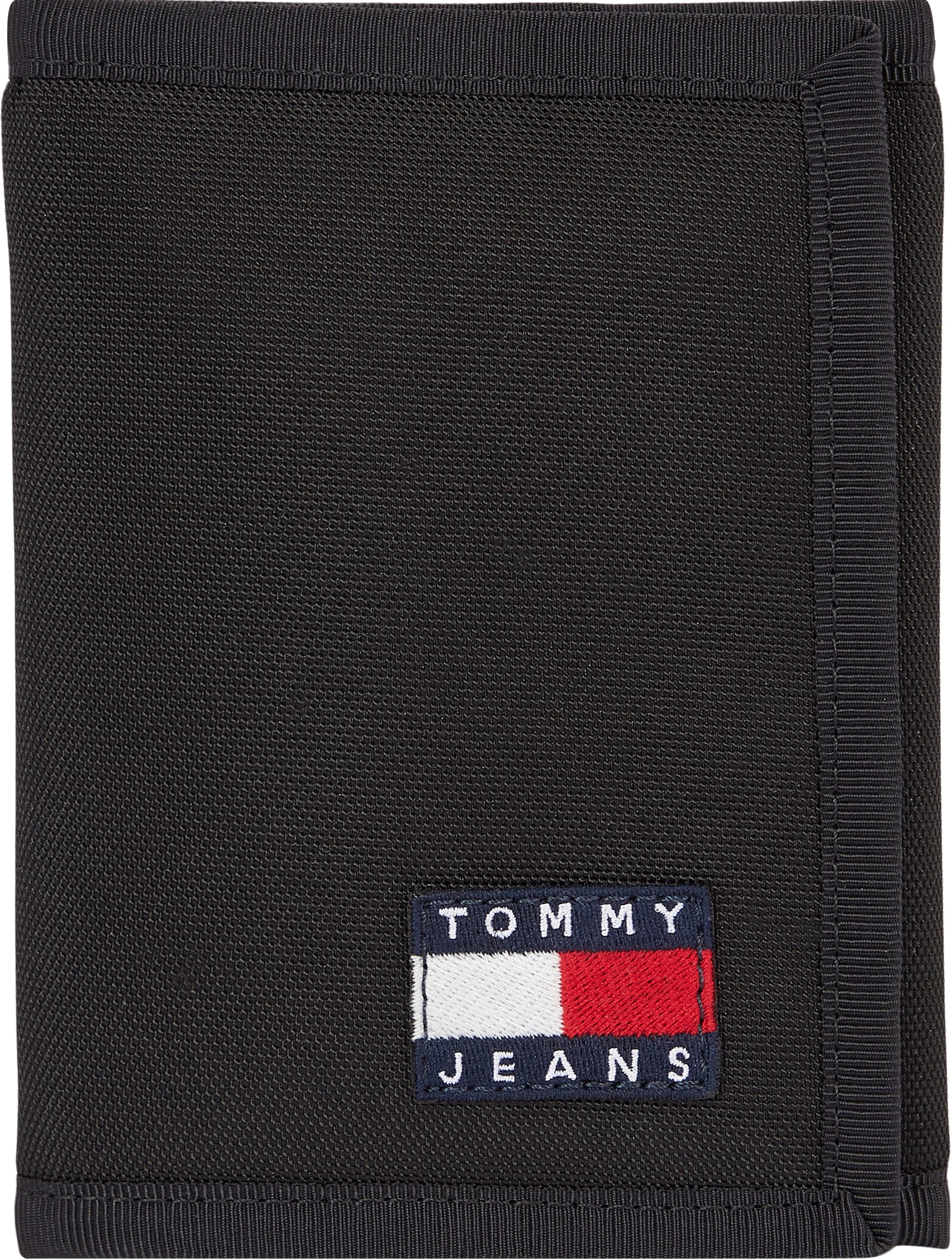 Tommy Jeans Geldbörse »TJM ESS DAILY NYLON TRIFOLD«, im praktischen Format  für kaufen | BAUR