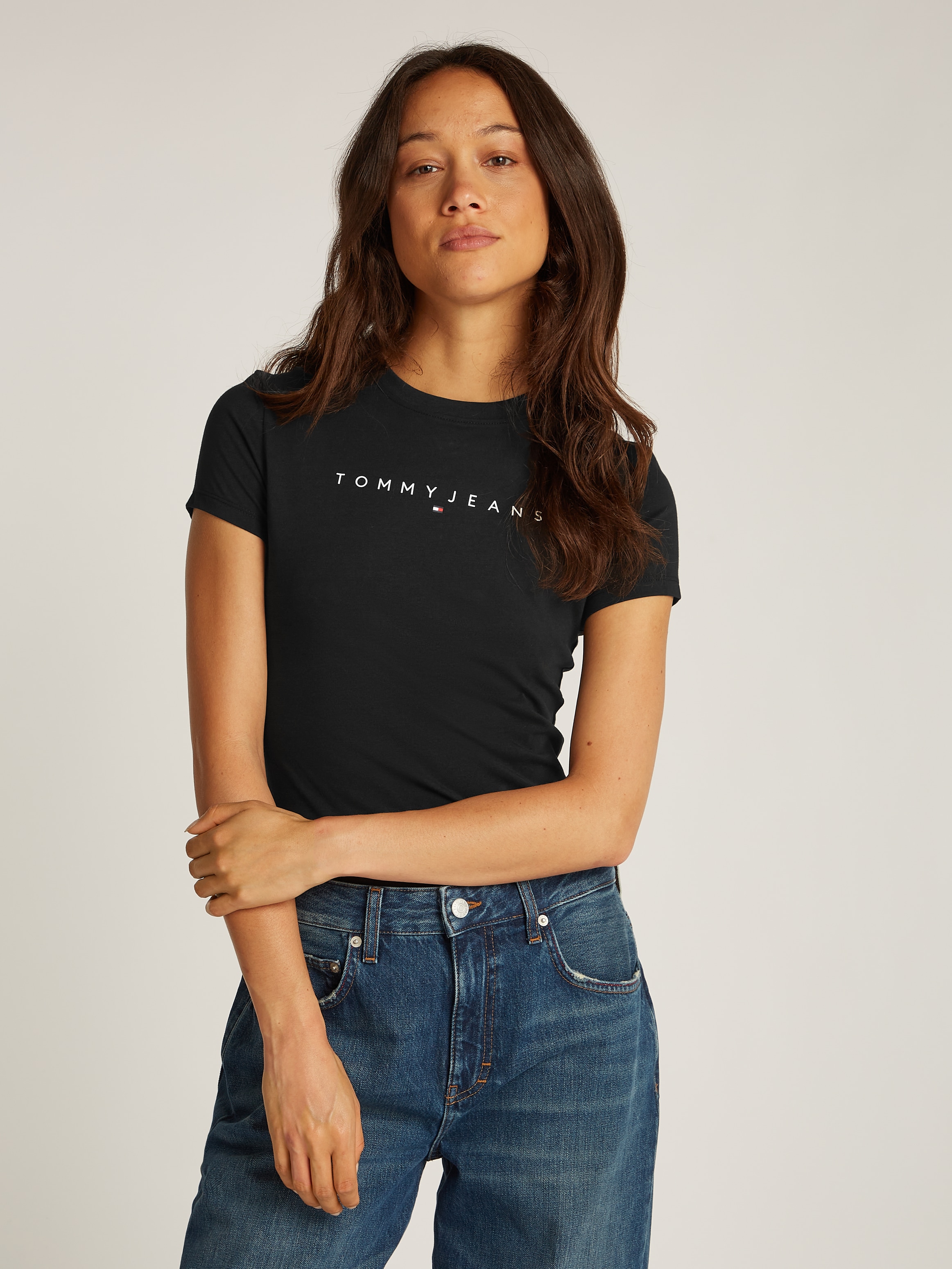 Tommy Jeans Kurzarmshirt "TJW SLIM LINEAR TEE EXT", mit Logo-Schriftzug günstig online kaufen