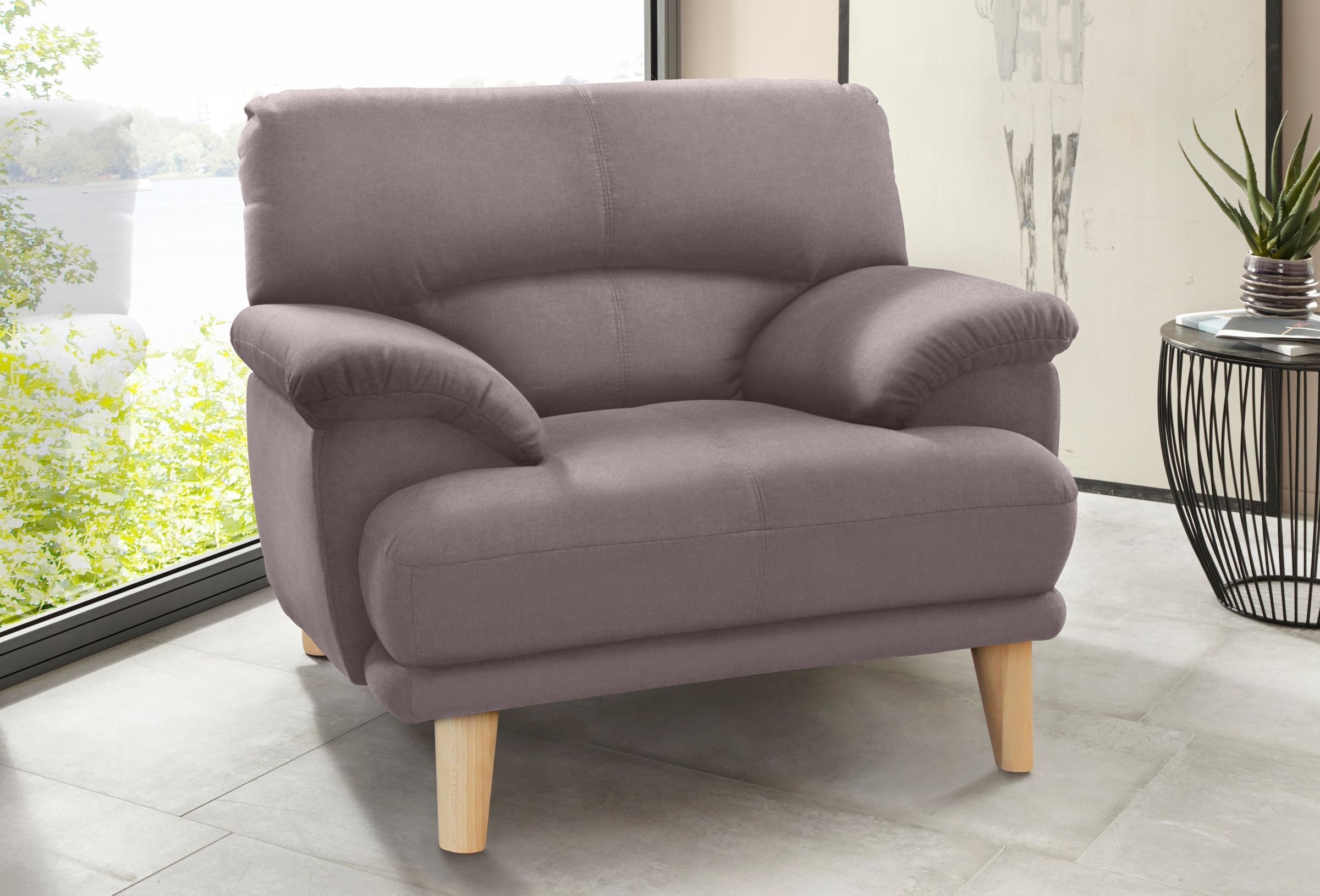 TRENDMANUFAKTUR Sessel »Cecilia, Loungesessel, italienisches Design, bequeme Armlehnen«, aufwendige Rückenverarbeitung für hohen Sitzkomfort, Holzfuß
